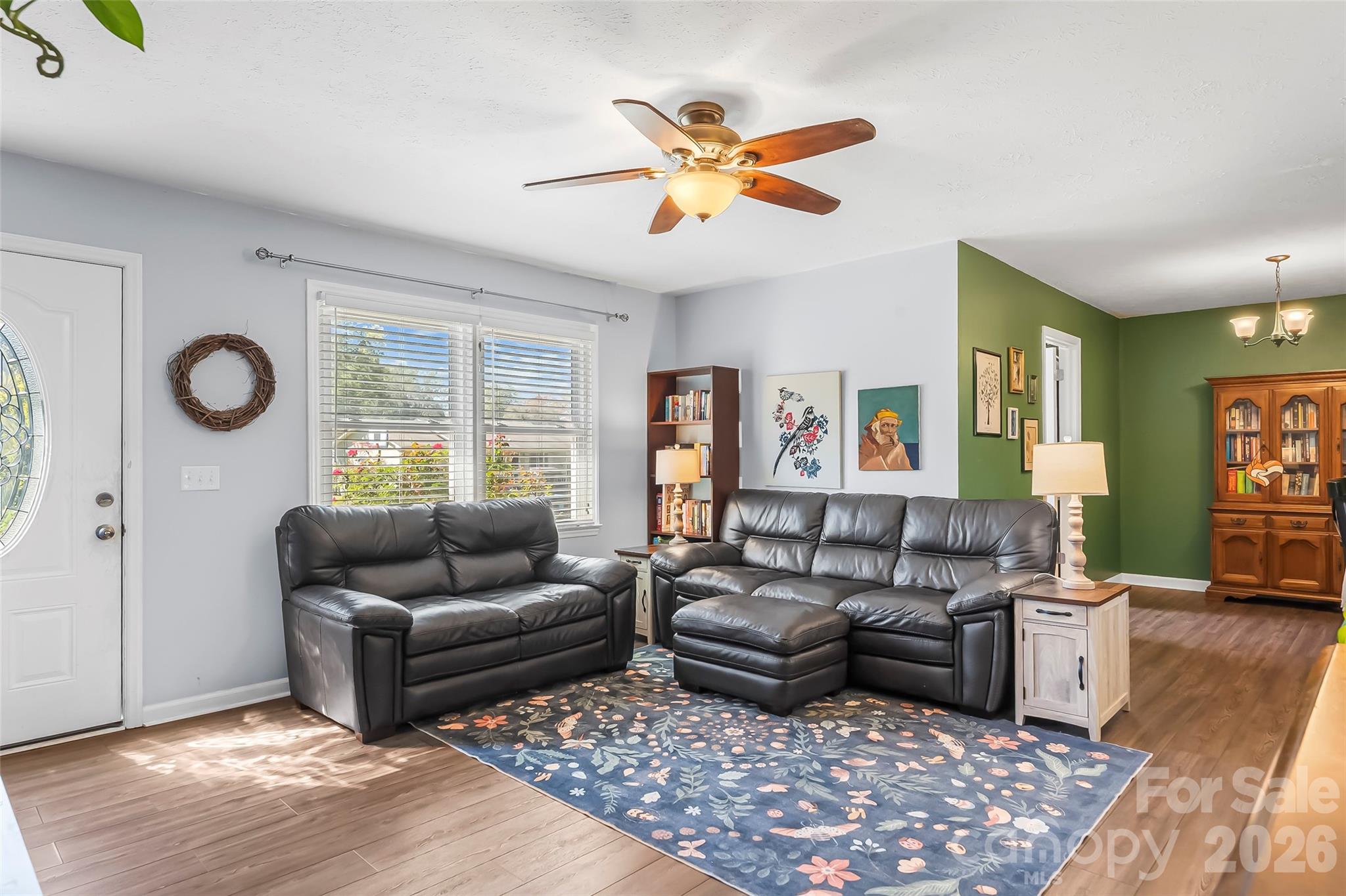 Single Family Residence at 23 E Silverleaf Drive, Hendersonville, photo 5 of 29