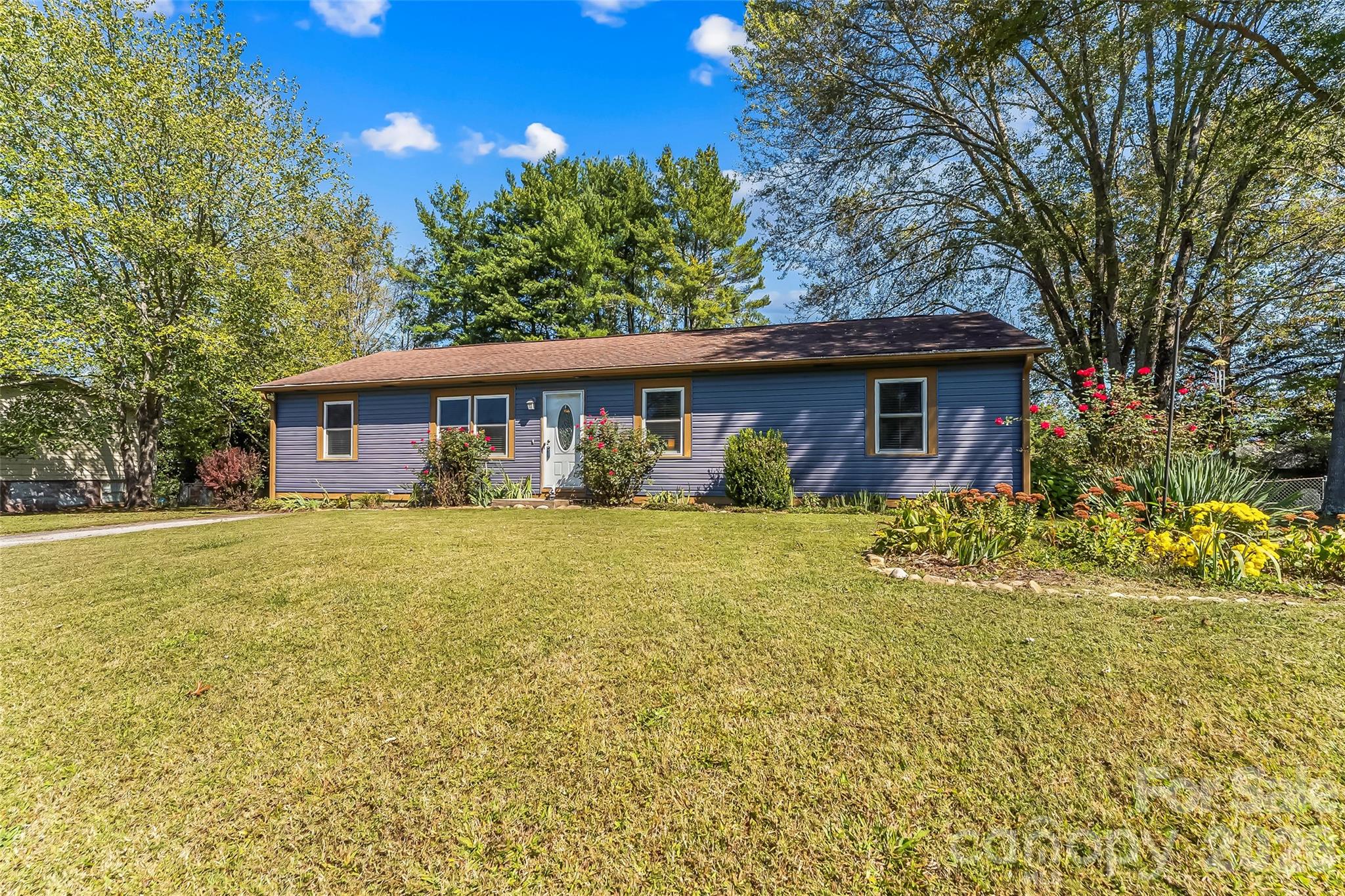Single Family Residence at 23 E Silverleaf Drive, Hendersonville, photo 29 of 29