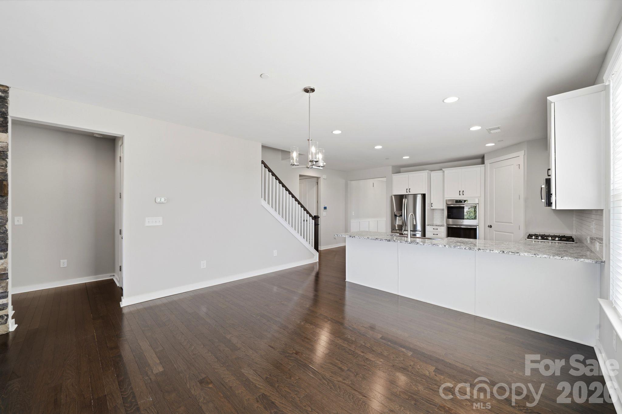 Single Family Residence at 977 NW Bellegray Lane, Concord, photo 7 of 35