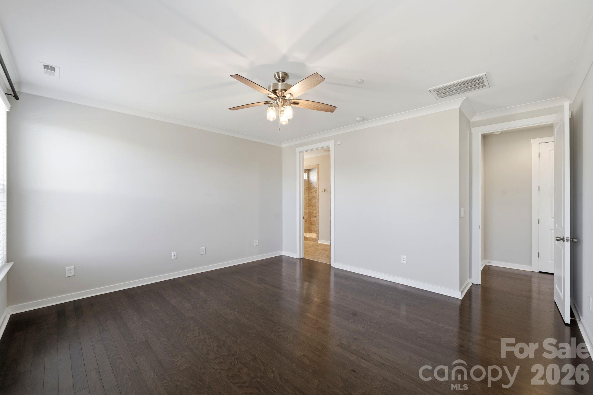 Single Family Residence at 977 NW Bellegray Lane, Concord, photo 17 of 35