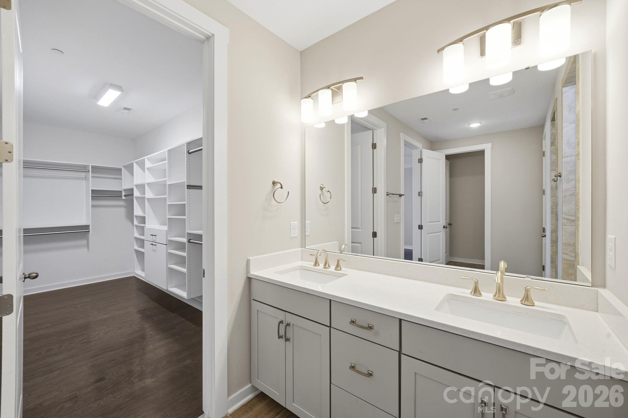 Single Family Residence at 977 NW Bellegray Lane, Concord, photo 22 of 35