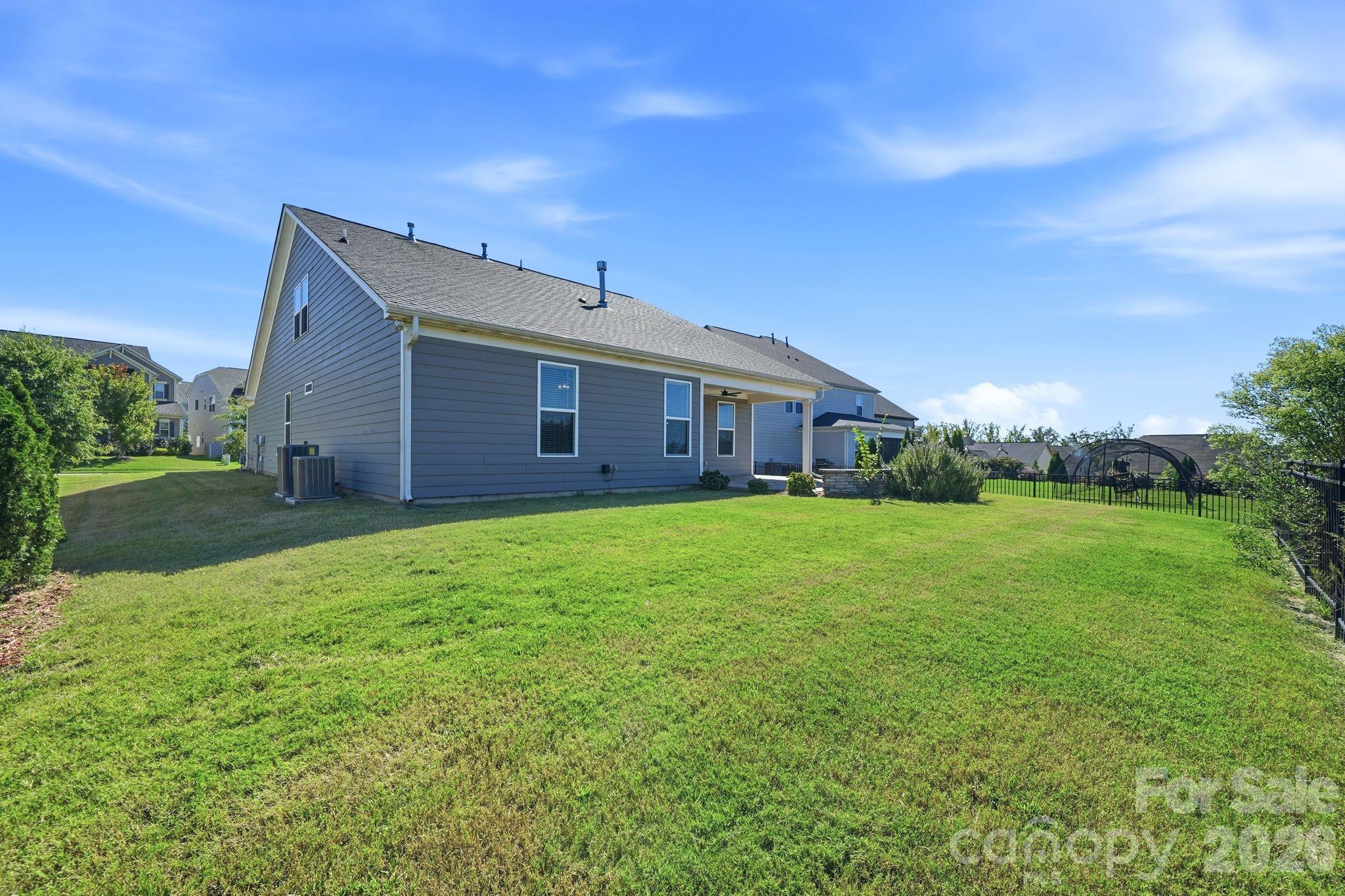 Single Family Residence at 977 NW Bellegray Lane, Concord, photo 35 of 35