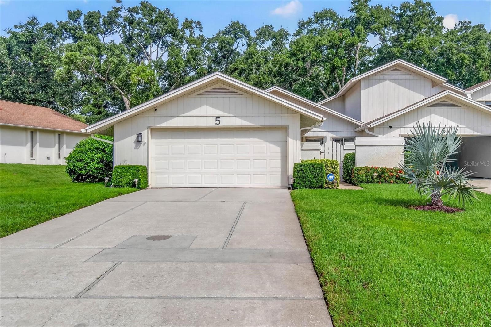 456 LAKEVIEW DR #5