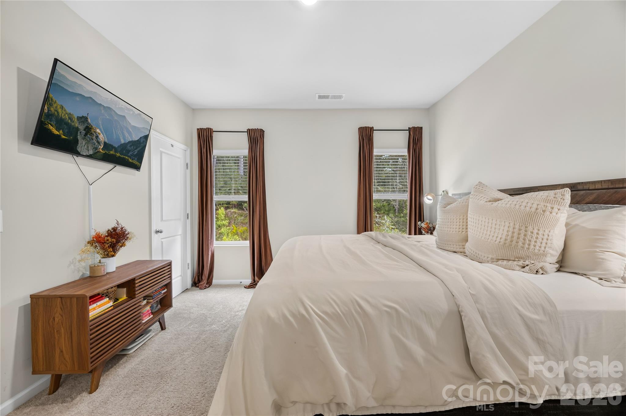 Townhouse at 610 Sweet Bonnie Lane, Belmont, photo 16 of 28