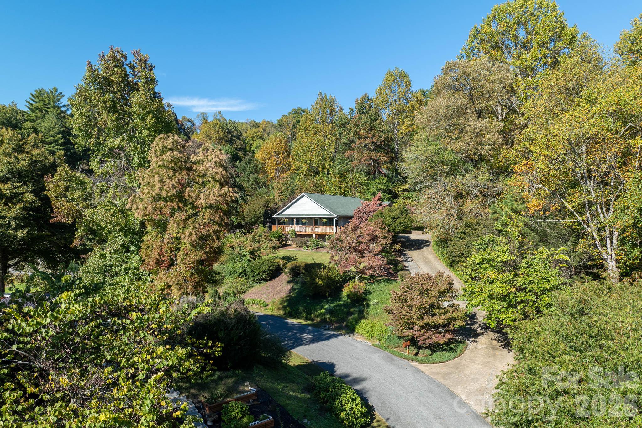 Single Family Residence at 2008 Deep Woods Drive, Hendersonville, photo 8 of 37