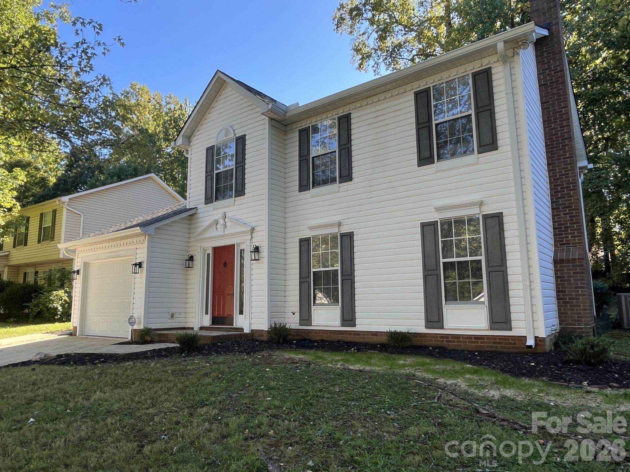 Single Family Residence at 5326 Groveton Court, Charlotte, photo 2 of 25