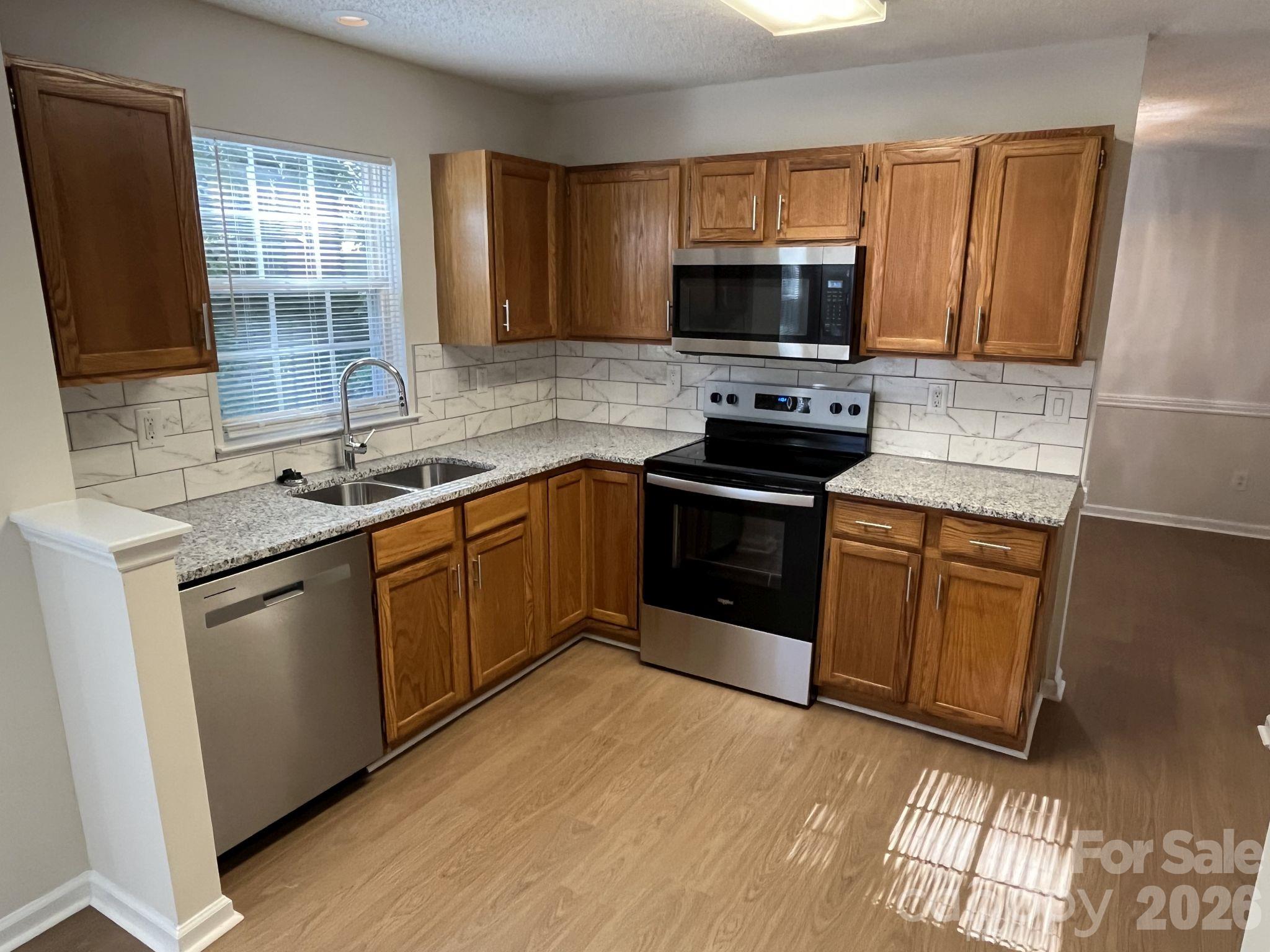 Single Family Residence at 5326 Groveton Court, Charlotte, photo 9 of 25