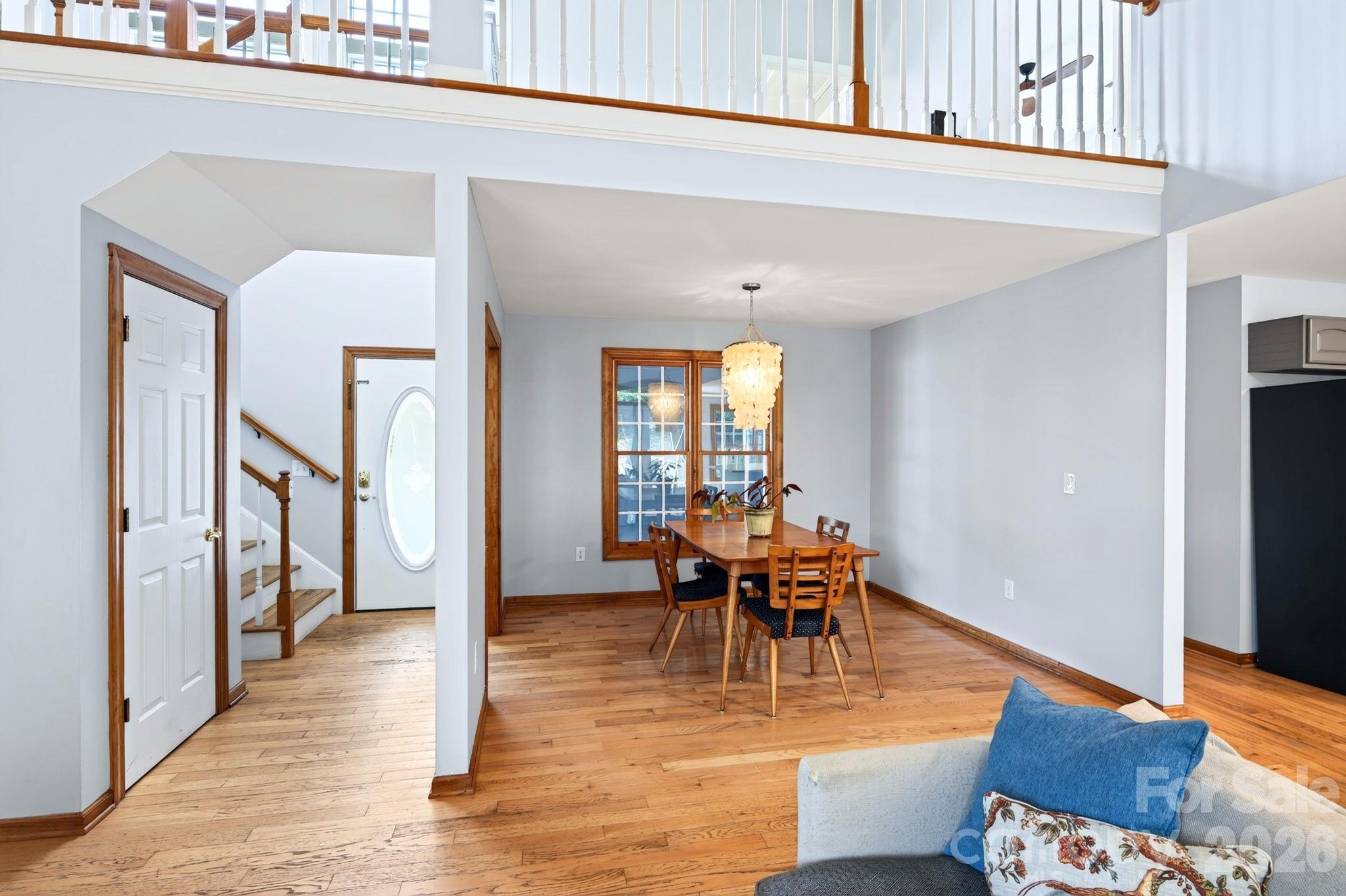 Single Family Residence at 16 Pinecroft Road, Asheville, photo 4 of 31