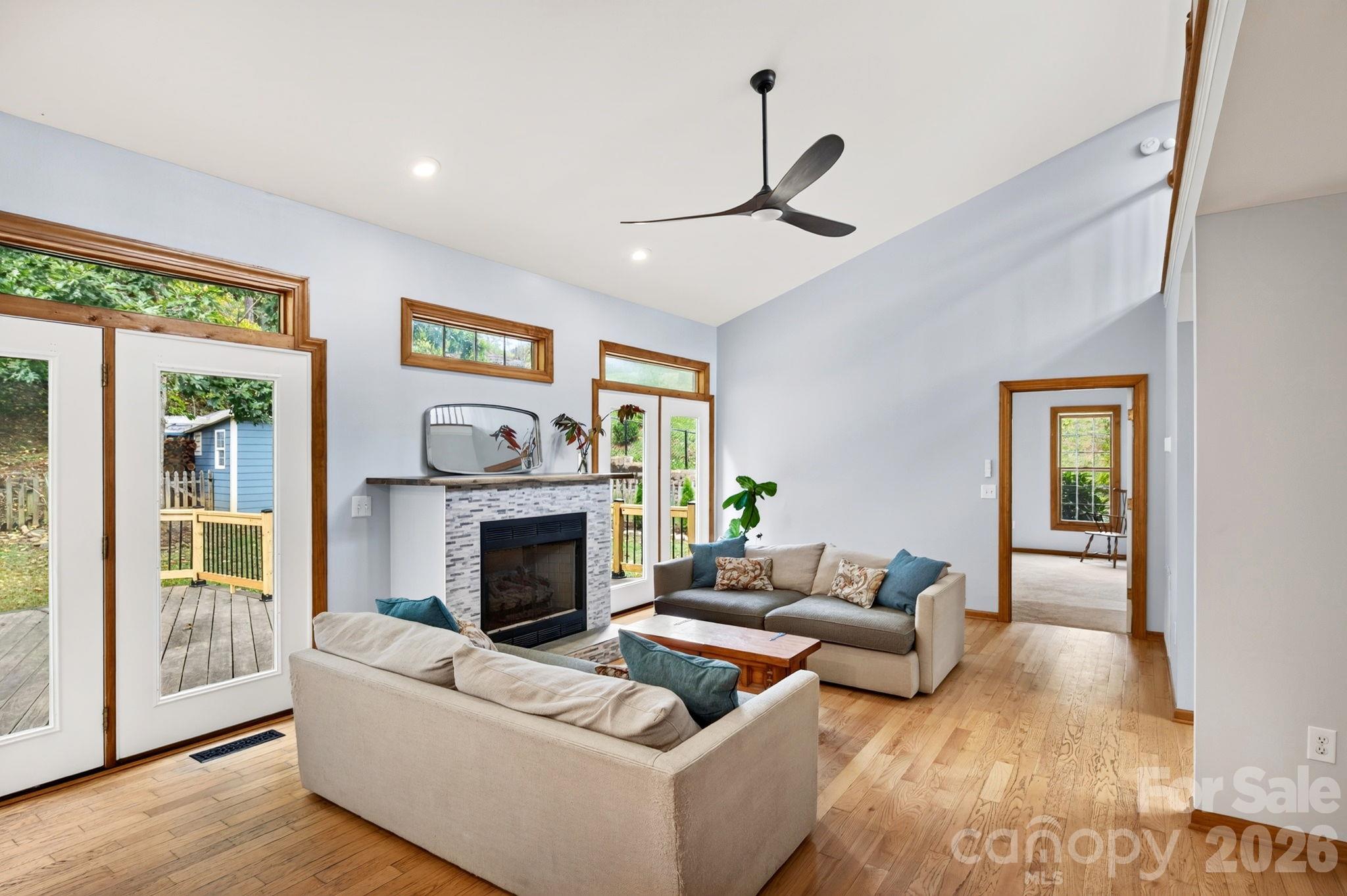 Single Family Residence at 16 Pinecroft Road, Asheville, photo 6 of 31