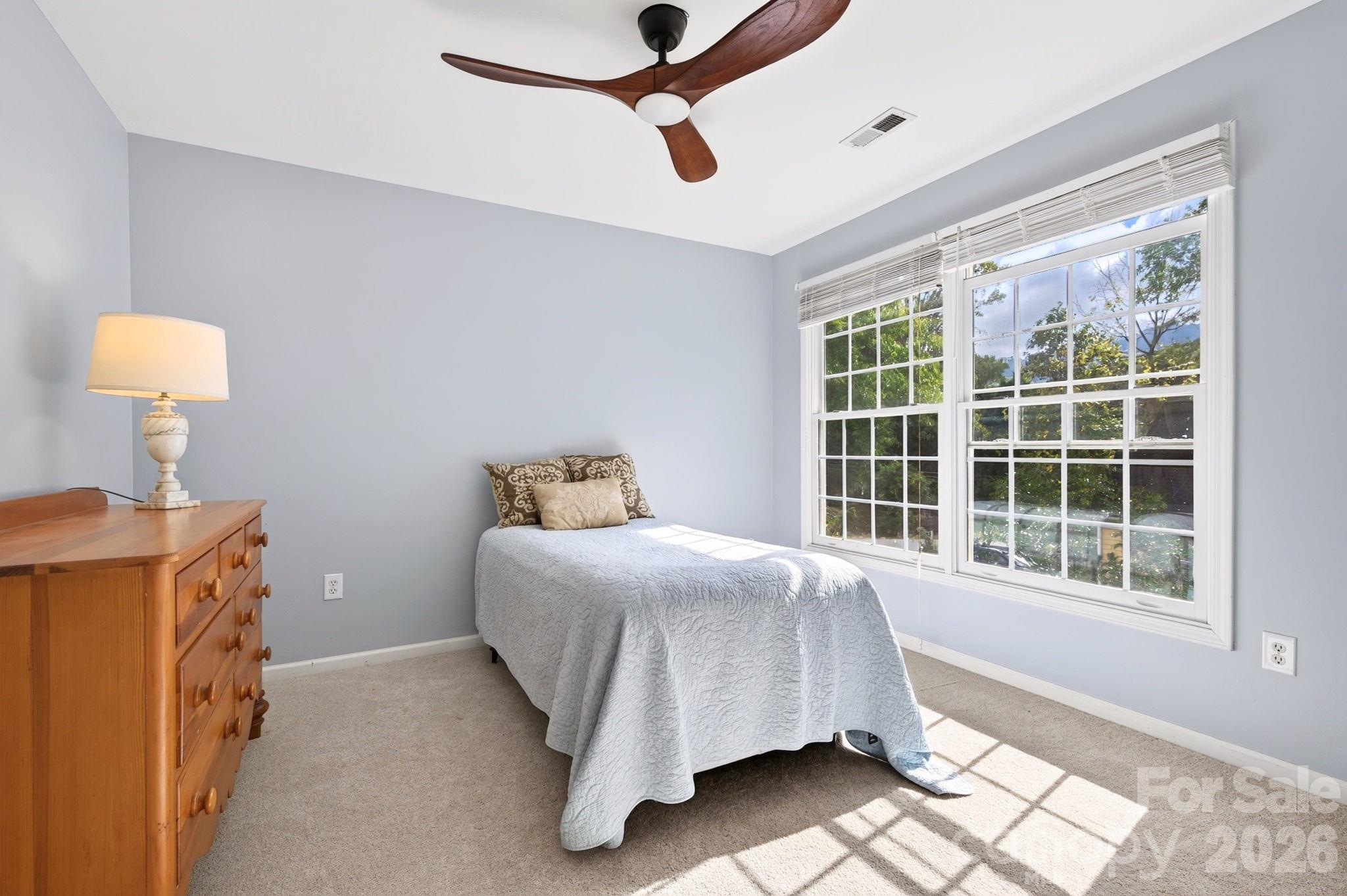 Upper Bedroom #2 - 16 Pinecroft Road, Asheville