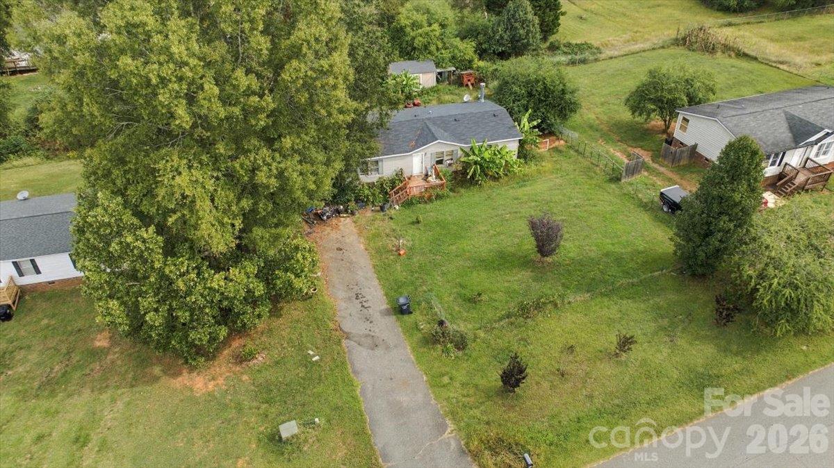 Single Family Residence at 1176 Safeway Drive, Gastonia, photo 2 of 31