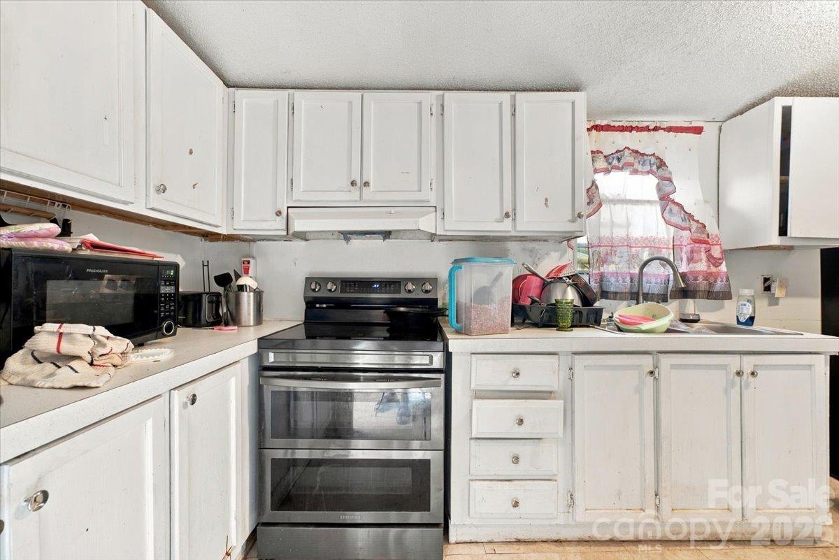 Single Family Residence at 1176 Safeway Drive, Gastonia, photo 11 of 31