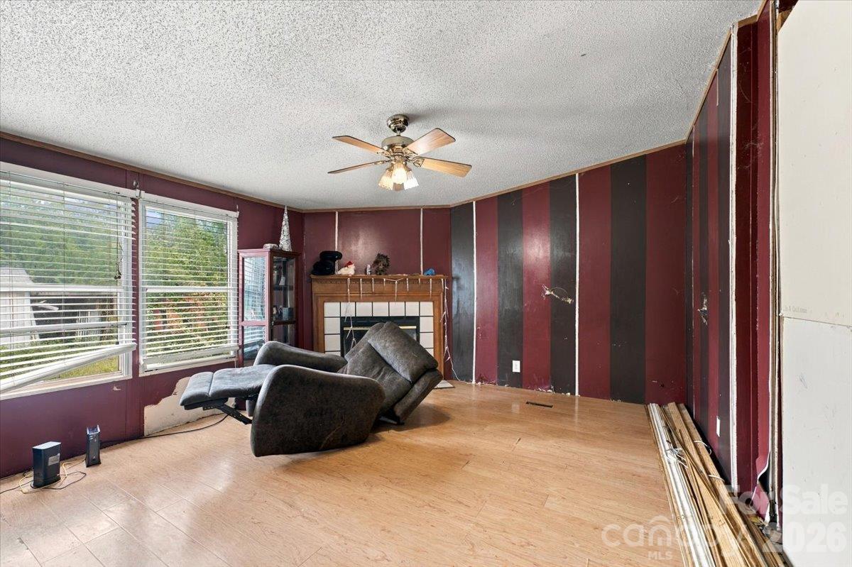 Single Family Residence at 1176 Safeway Drive, Gastonia, photo 19 of 31