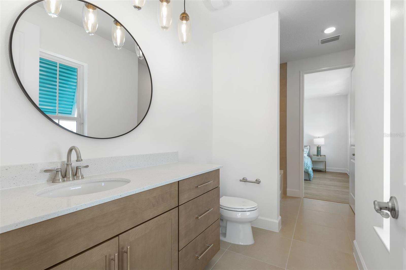 Jack-n-Jill Bath - 24 CINNAMON BEACH WAY, PALM COAST