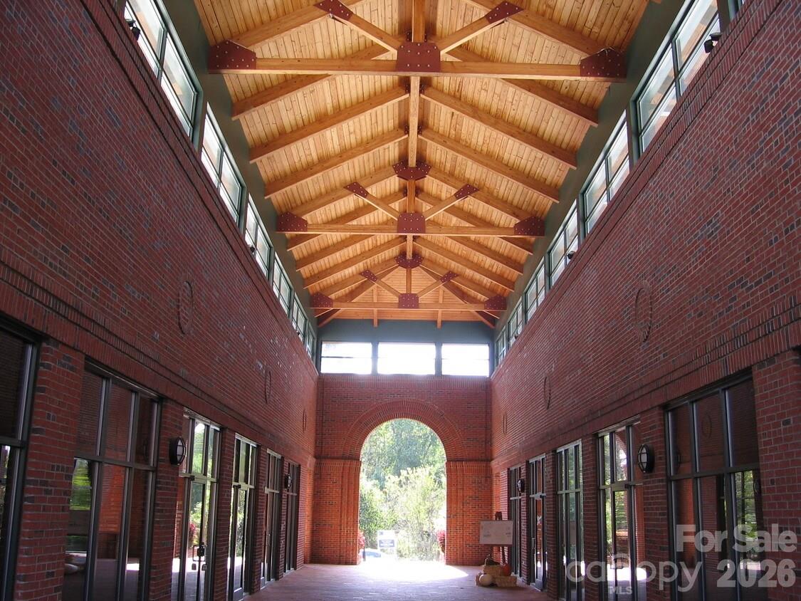 Retail Center at 20035 Jetton Road, Cornelius, photo 2 of 13