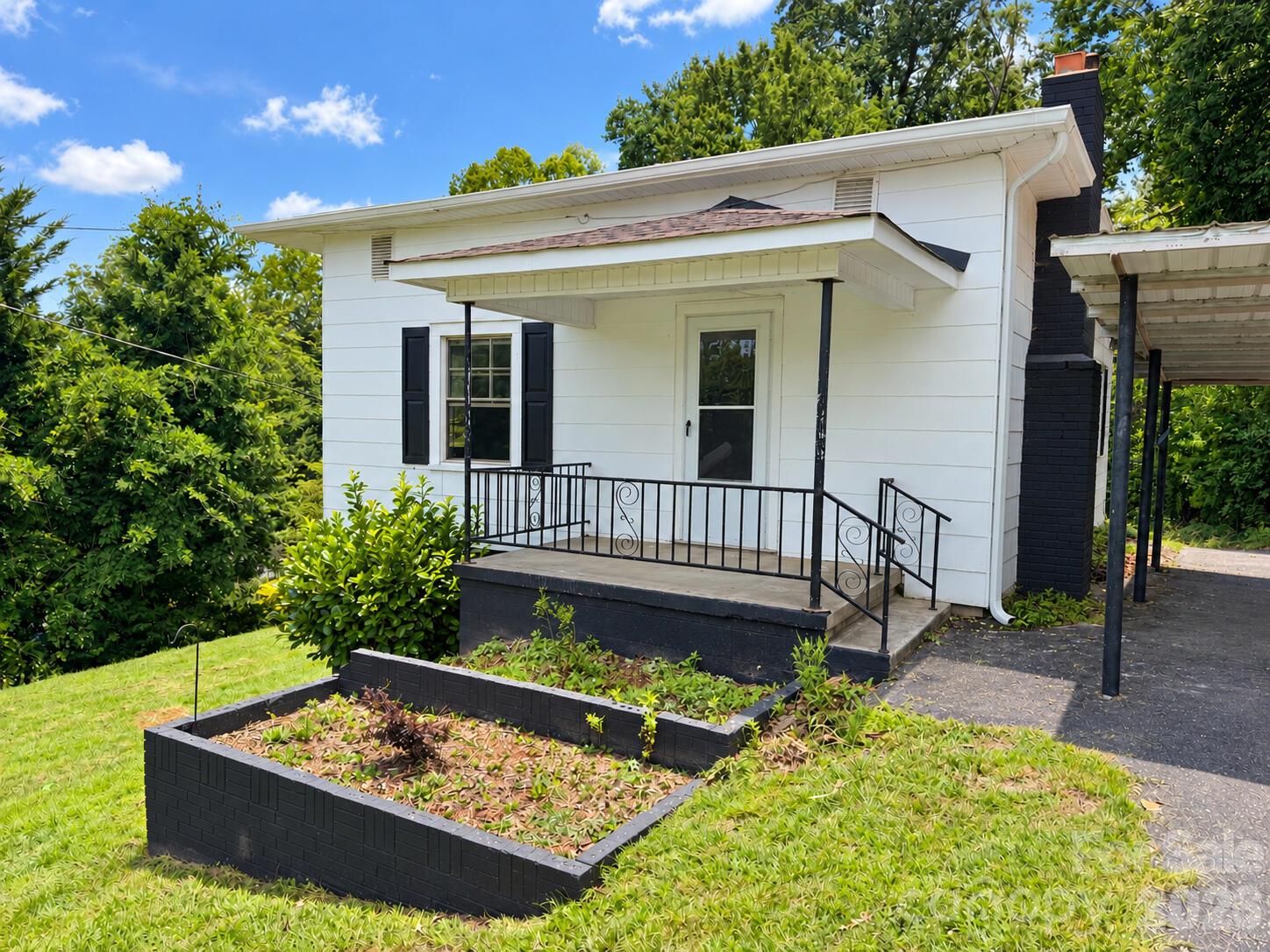 Single Family Residence at 409 W Virginia Avenue, Bessemer City, photo 14 of 15