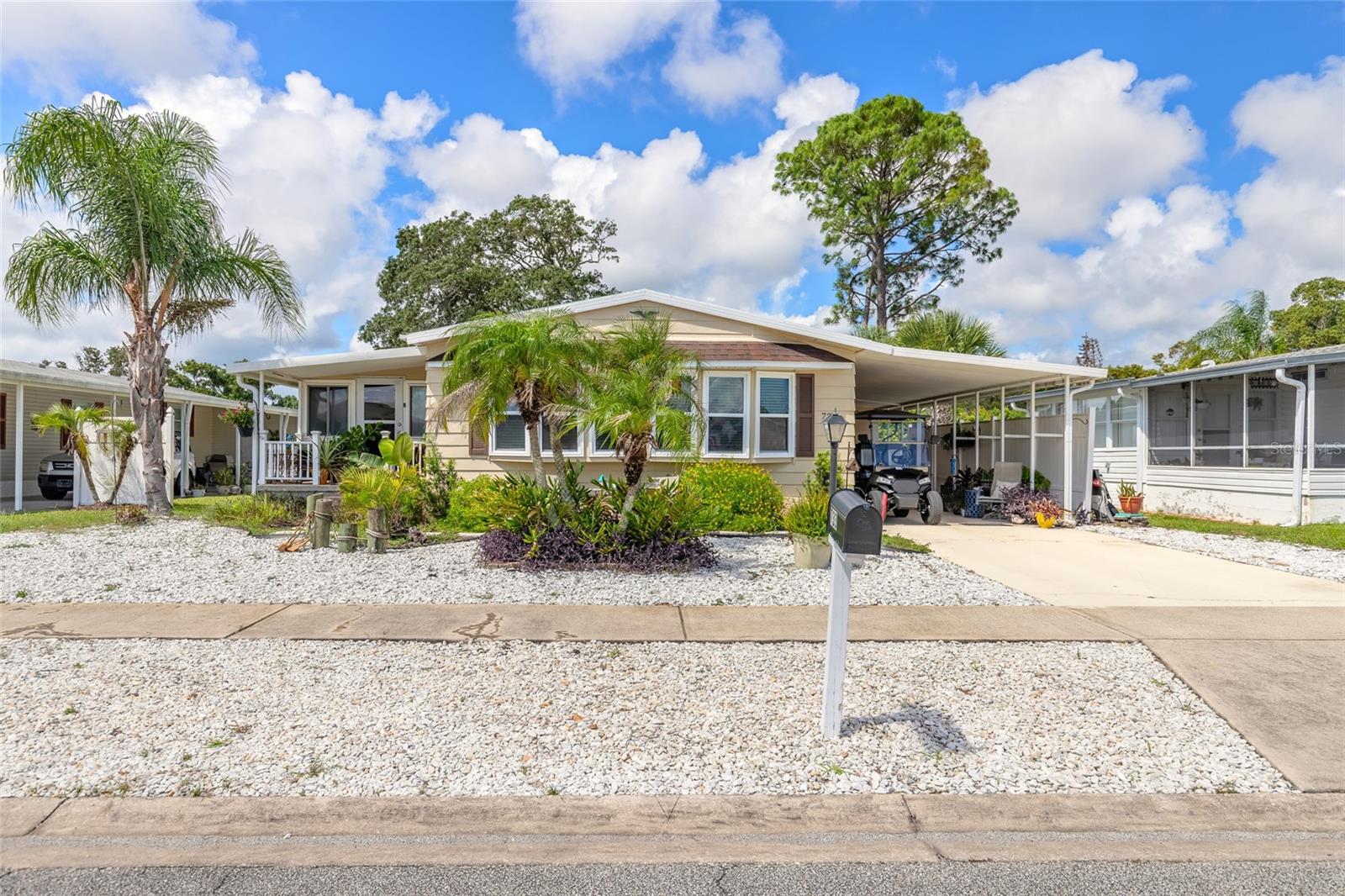 733 INDIAN HILL DR