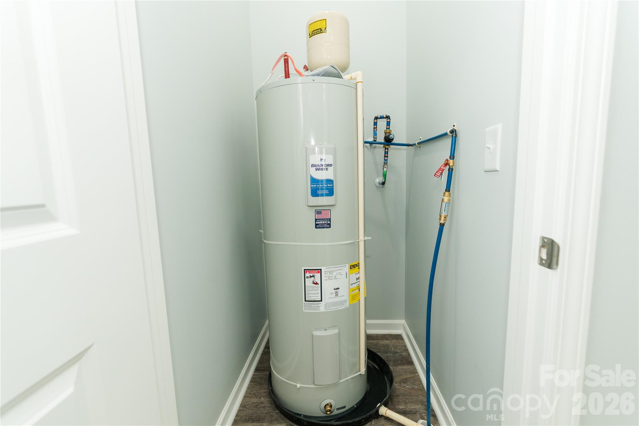 HOT WATER HEATER - 208 E 15th Street, Salisbury