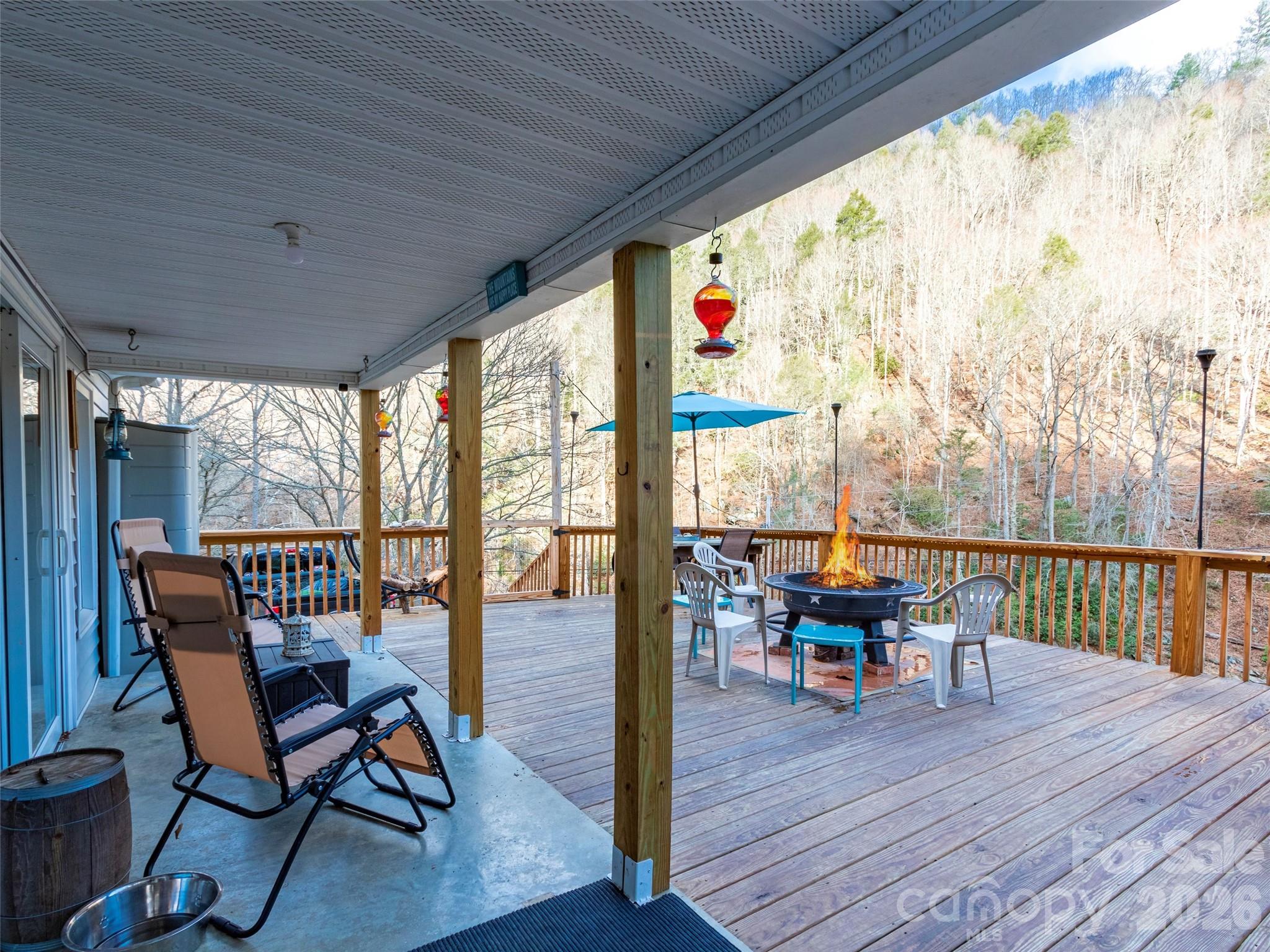 Entertain by the river! - 12982 US HWY 19W None, Burnsville