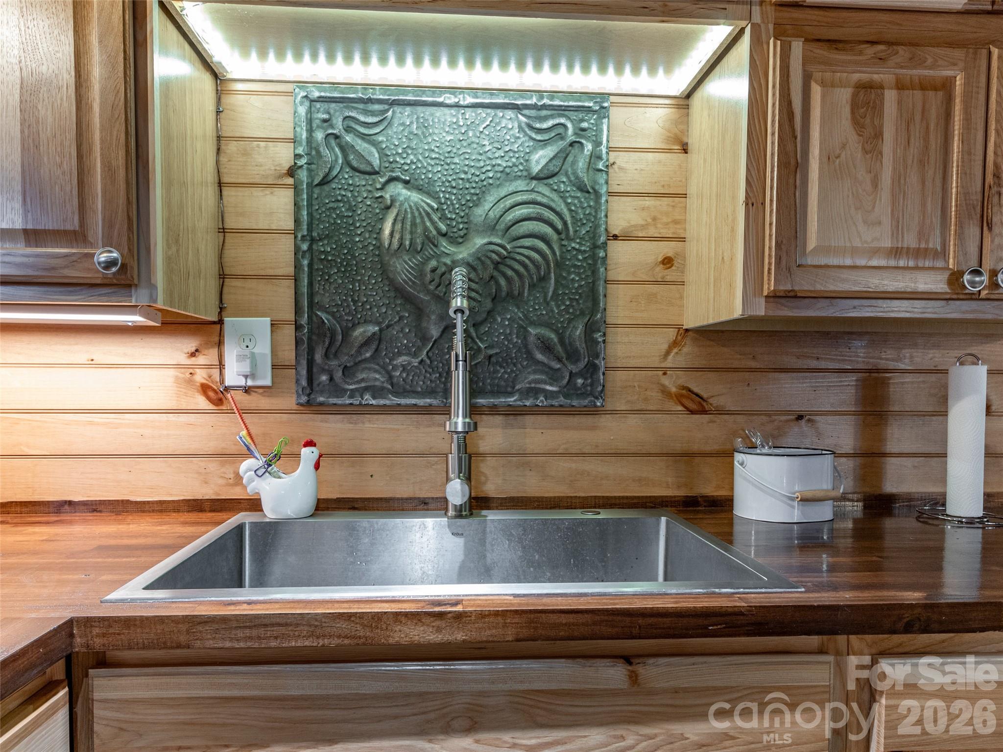 Farm house sink - 12982 US HWY 19W None, Burnsville