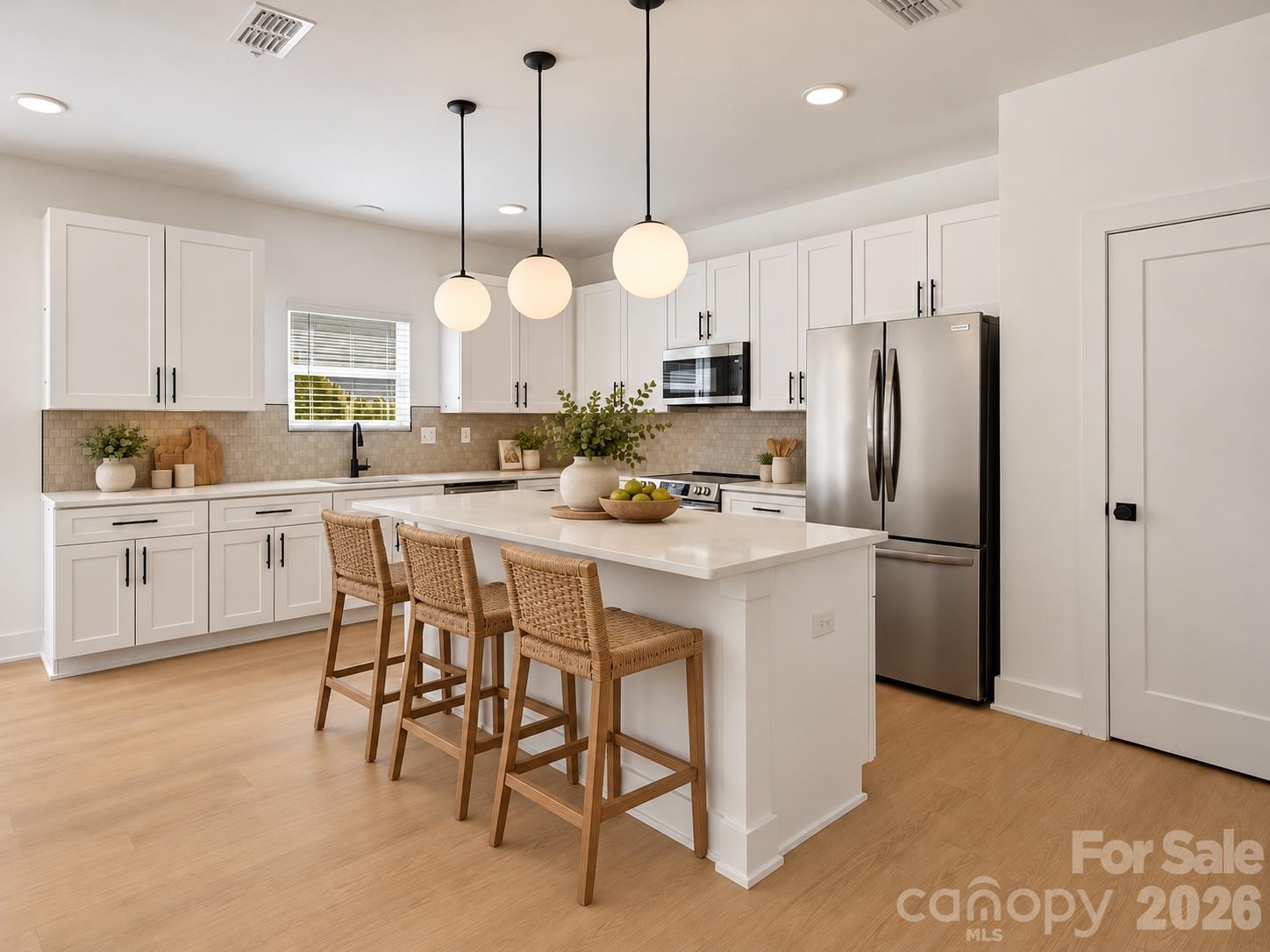 Single Family Residence at 6206 Linda Vista Lane, Charlotte, photo 7 of 37