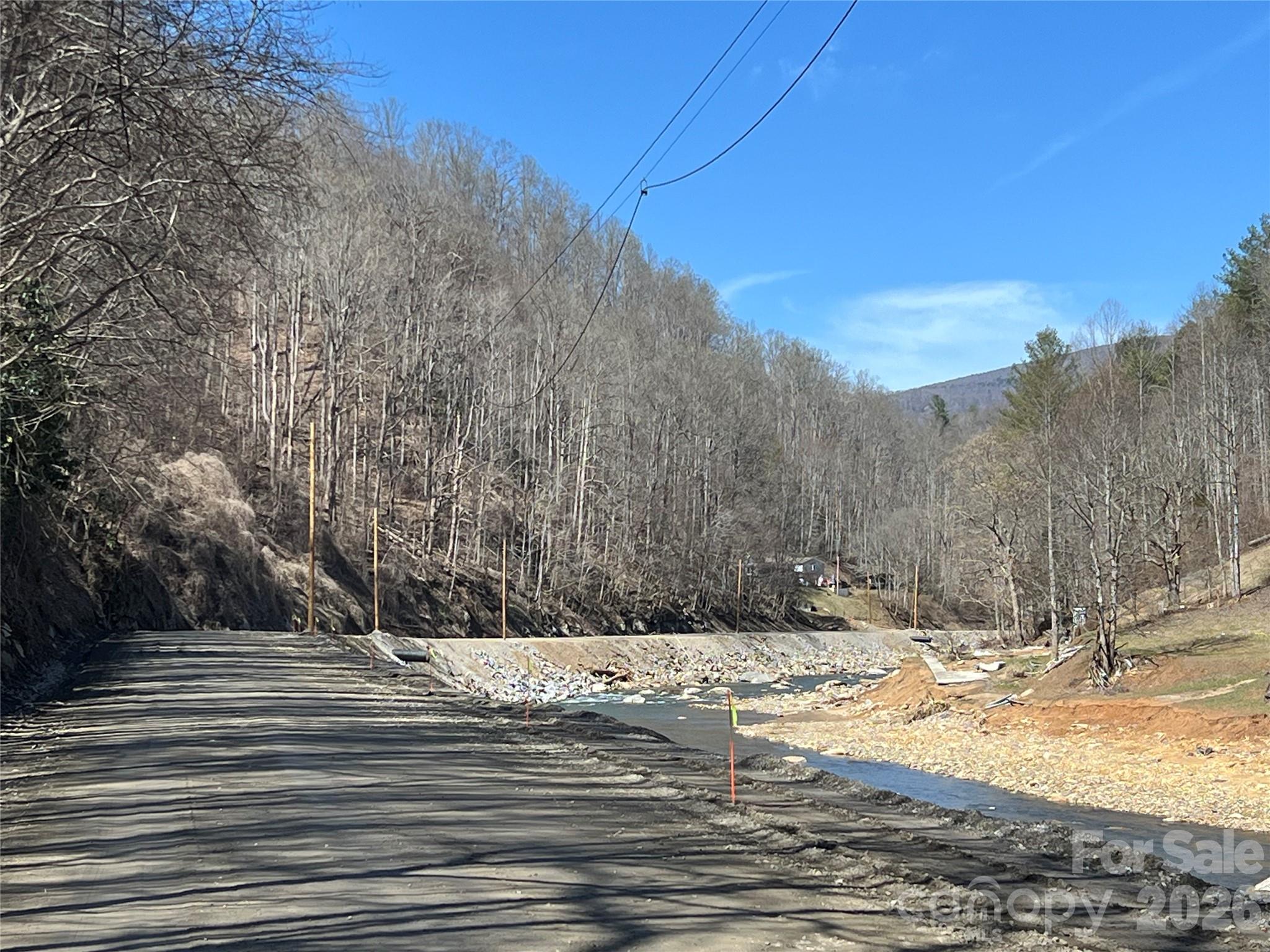 Road leading to land and house. 2000 ft Riverfront, now paved. - 12982 US 19W Highway, Burnsville