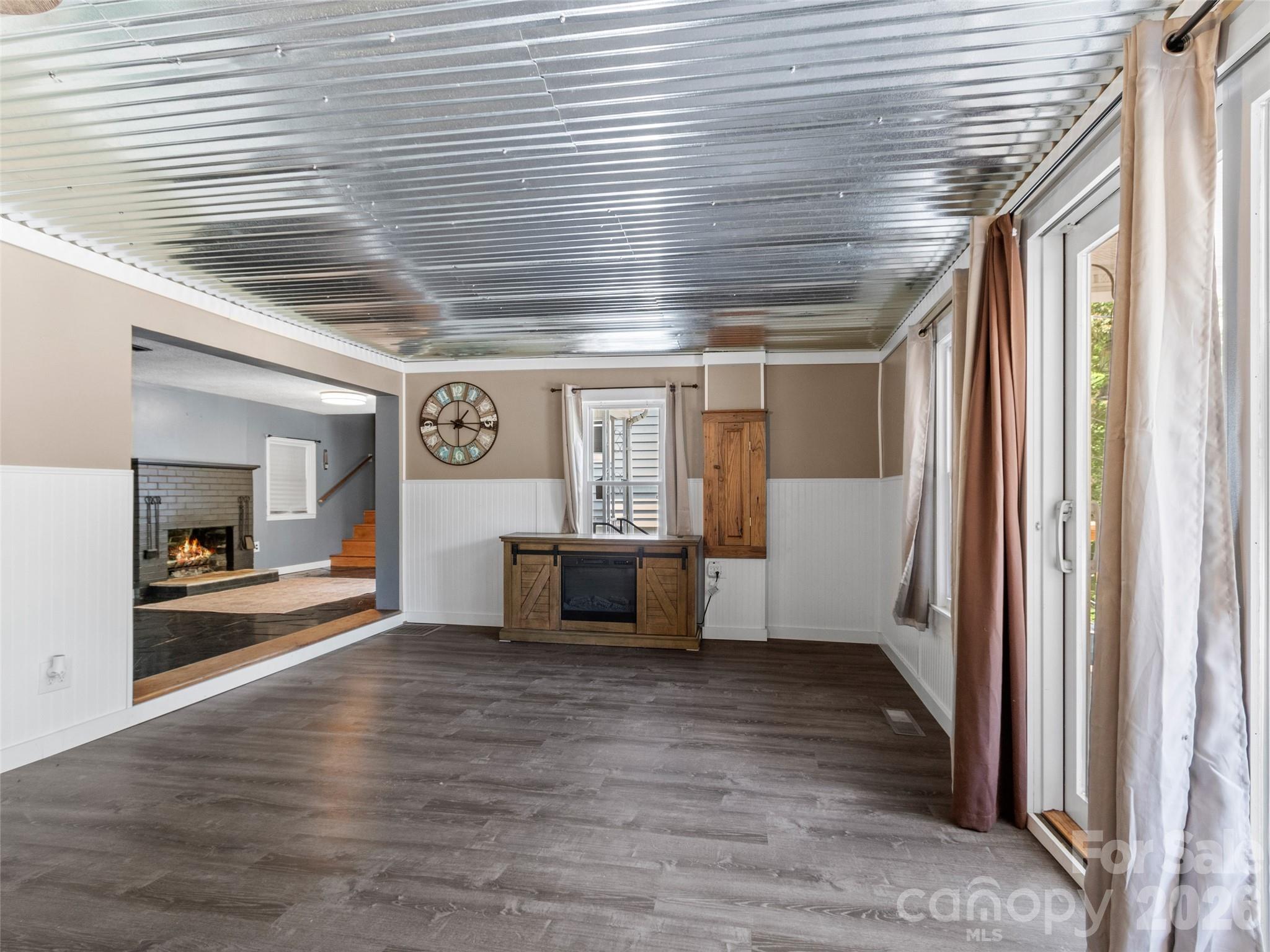 Bright family room! - 12982 US 19W Highway, Burnsville