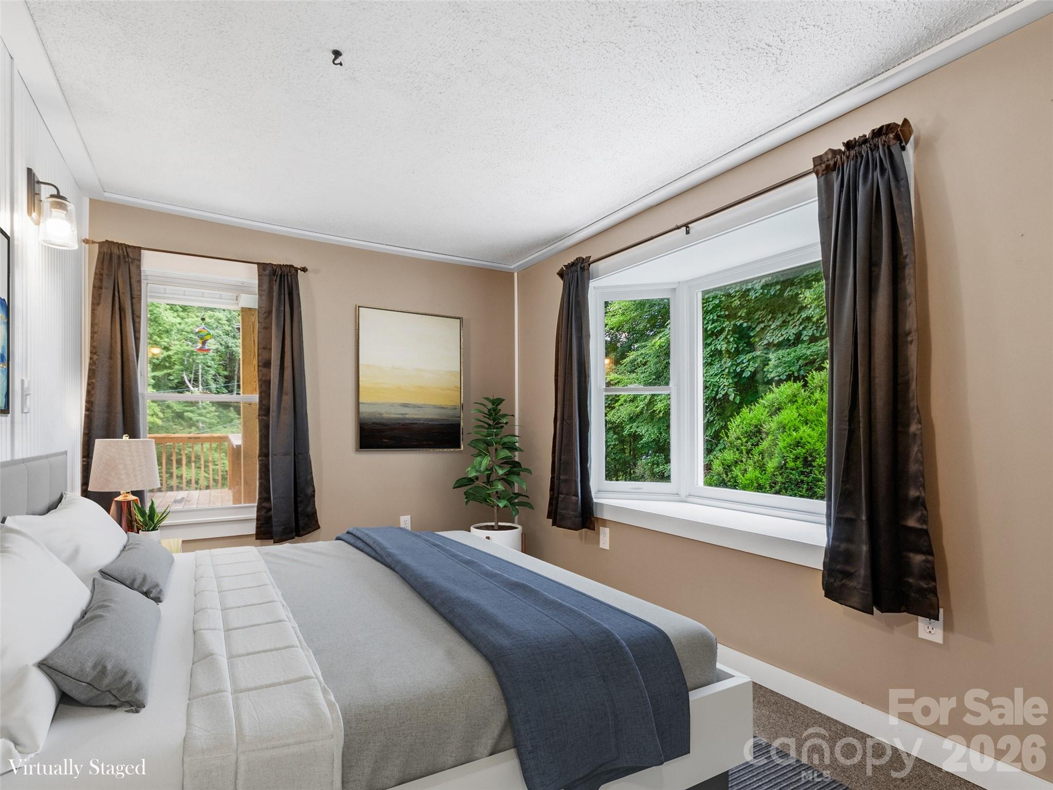 Listen and view river from your bed - 12982 US 19W Highway, Burnsville