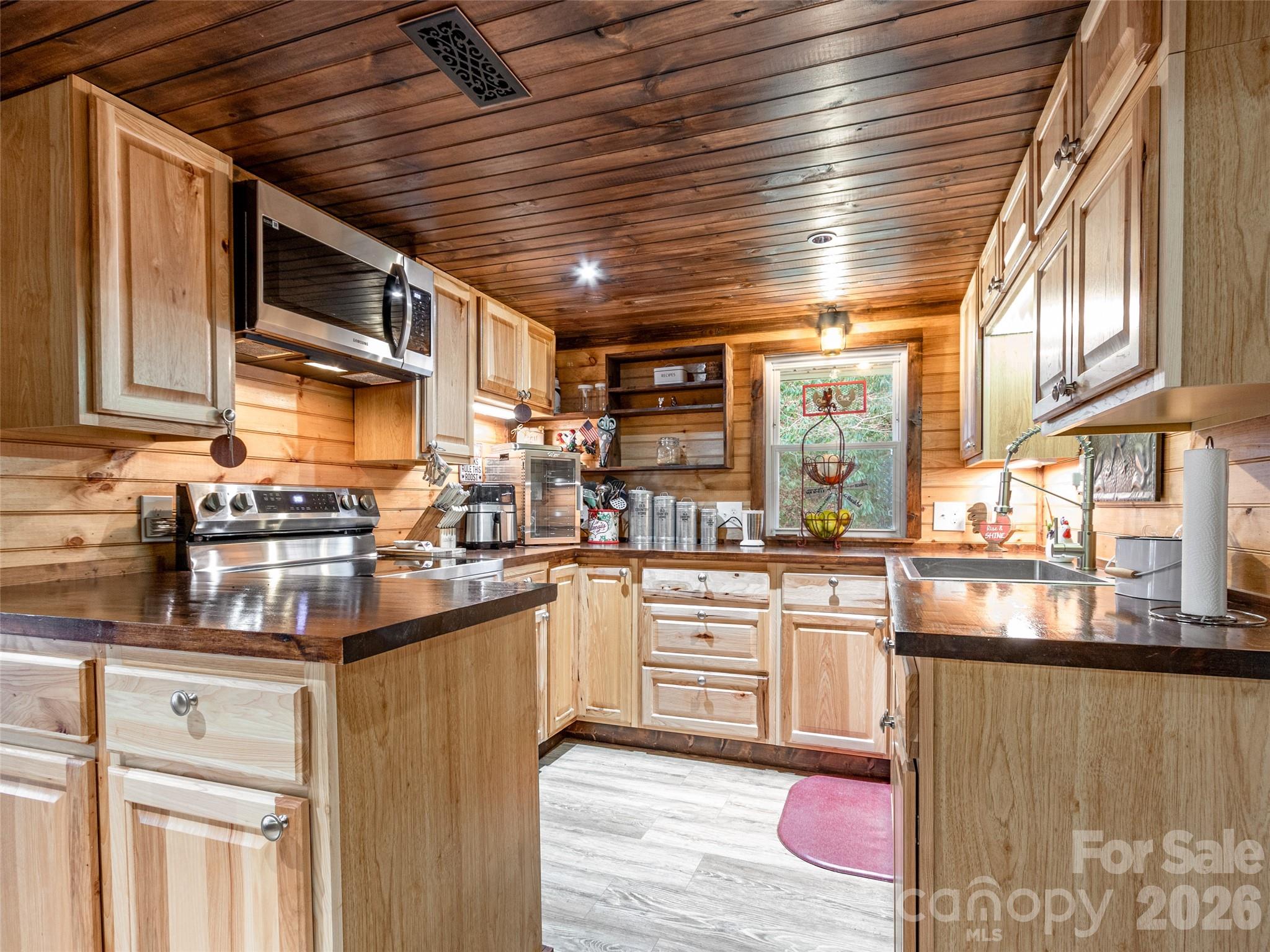 Newly renovated kitchen - 12982 US 19W Highway, Burnsville