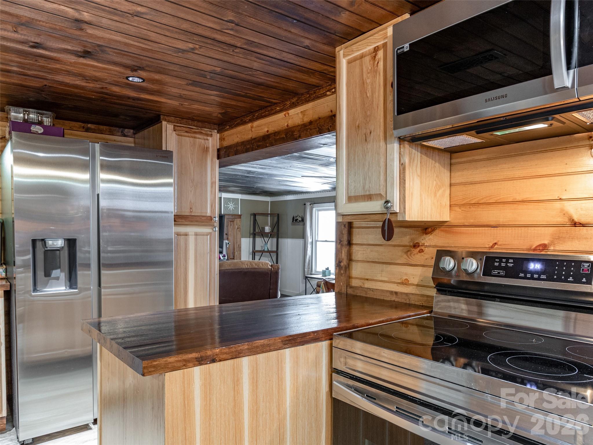Newer Appliances - 12982 US 19W Highway, Burnsville