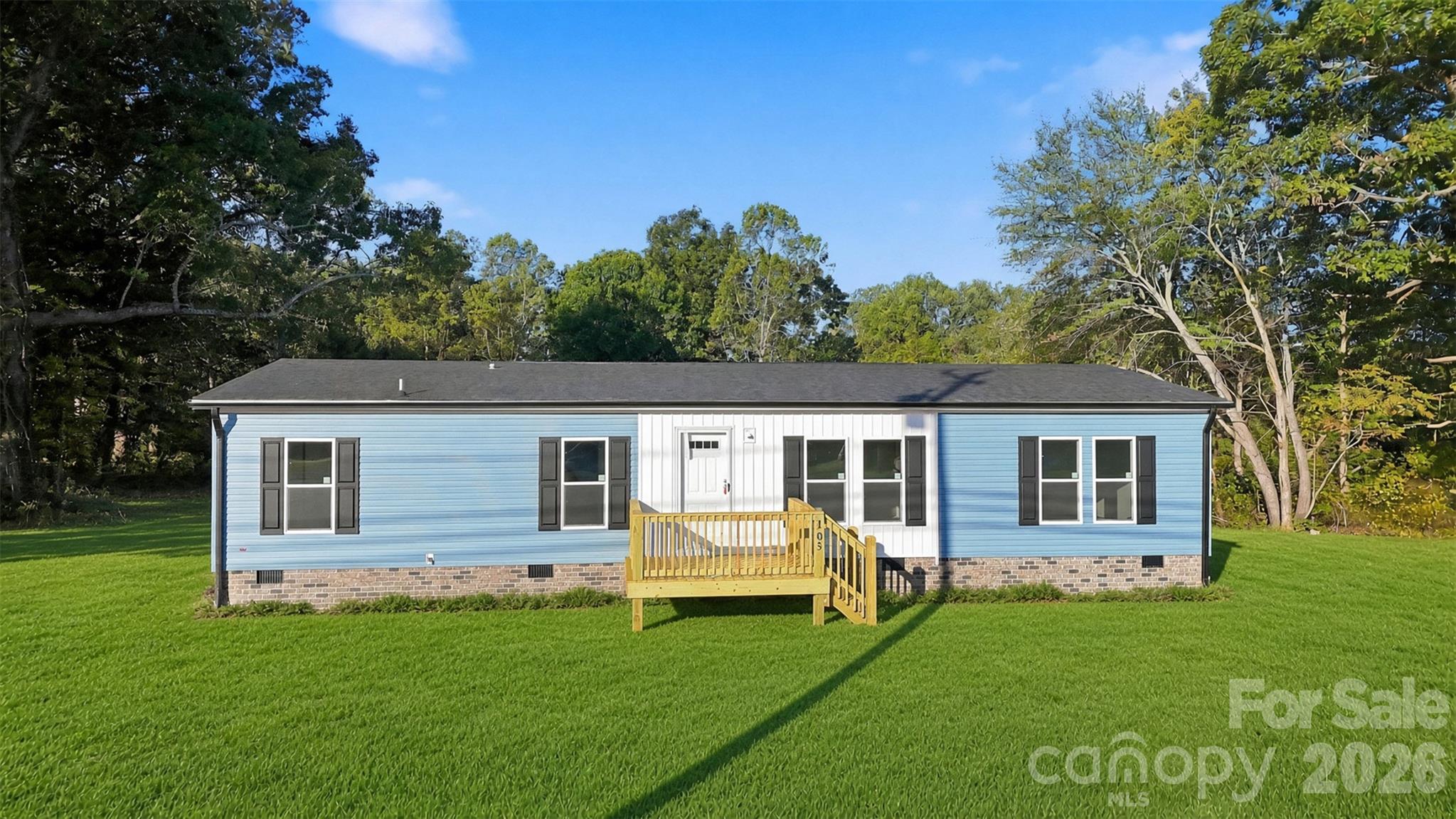 Single Family Residence at 105 Estate Drive, Statesville, photo 3 of 11