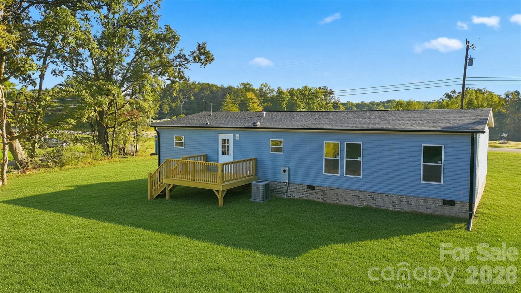 Single Family Residence at 105 Estate Drive, Statesville, photo 8 of 11