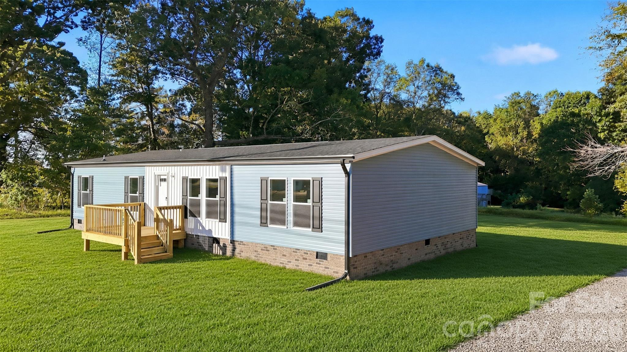 Single Family Residence at 105 Estate Drive, Statesville, photo 10 of 11