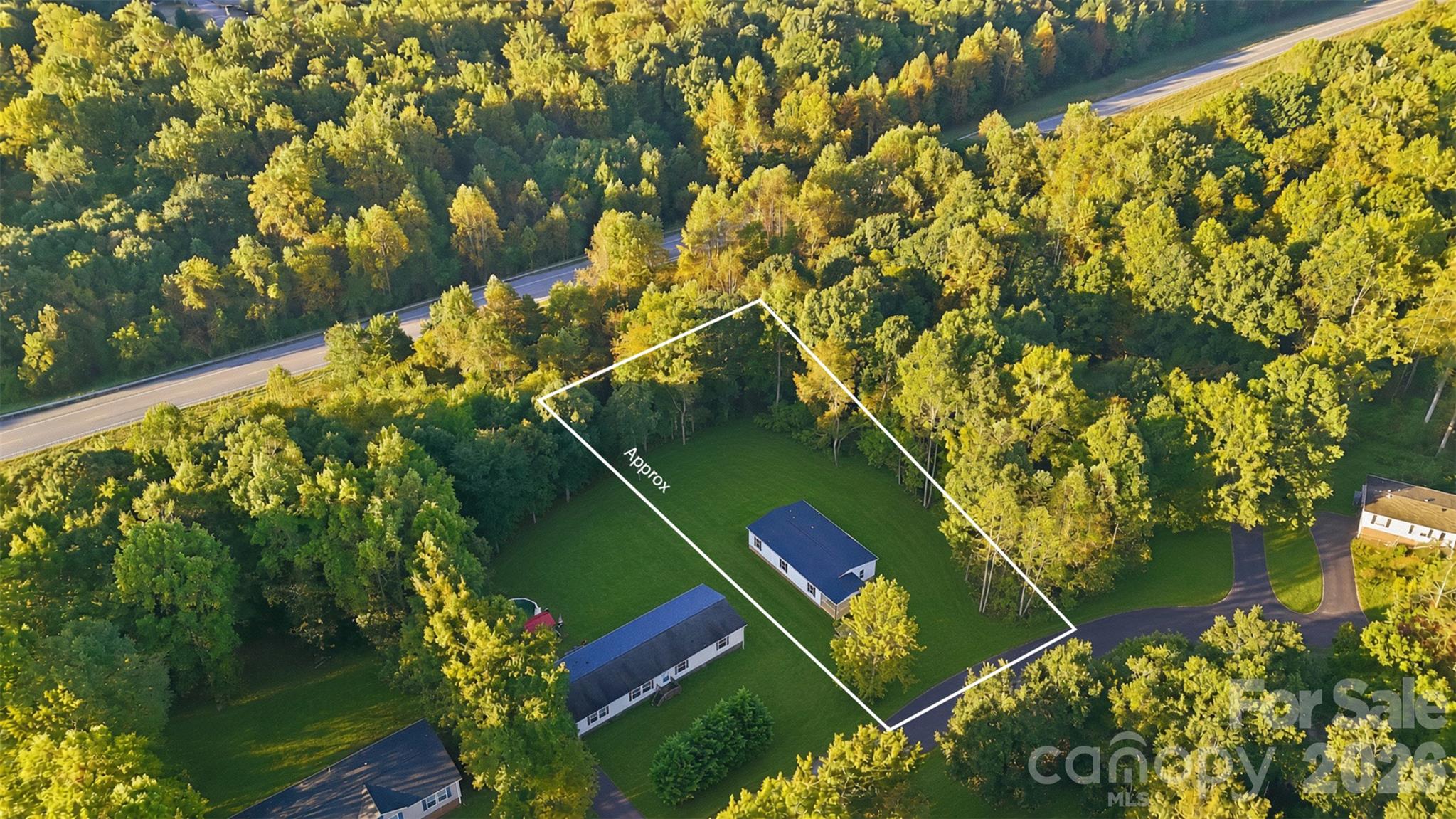 Single Family Residence at 189 Village Point Drive, Statesville, photo 8 of 9
