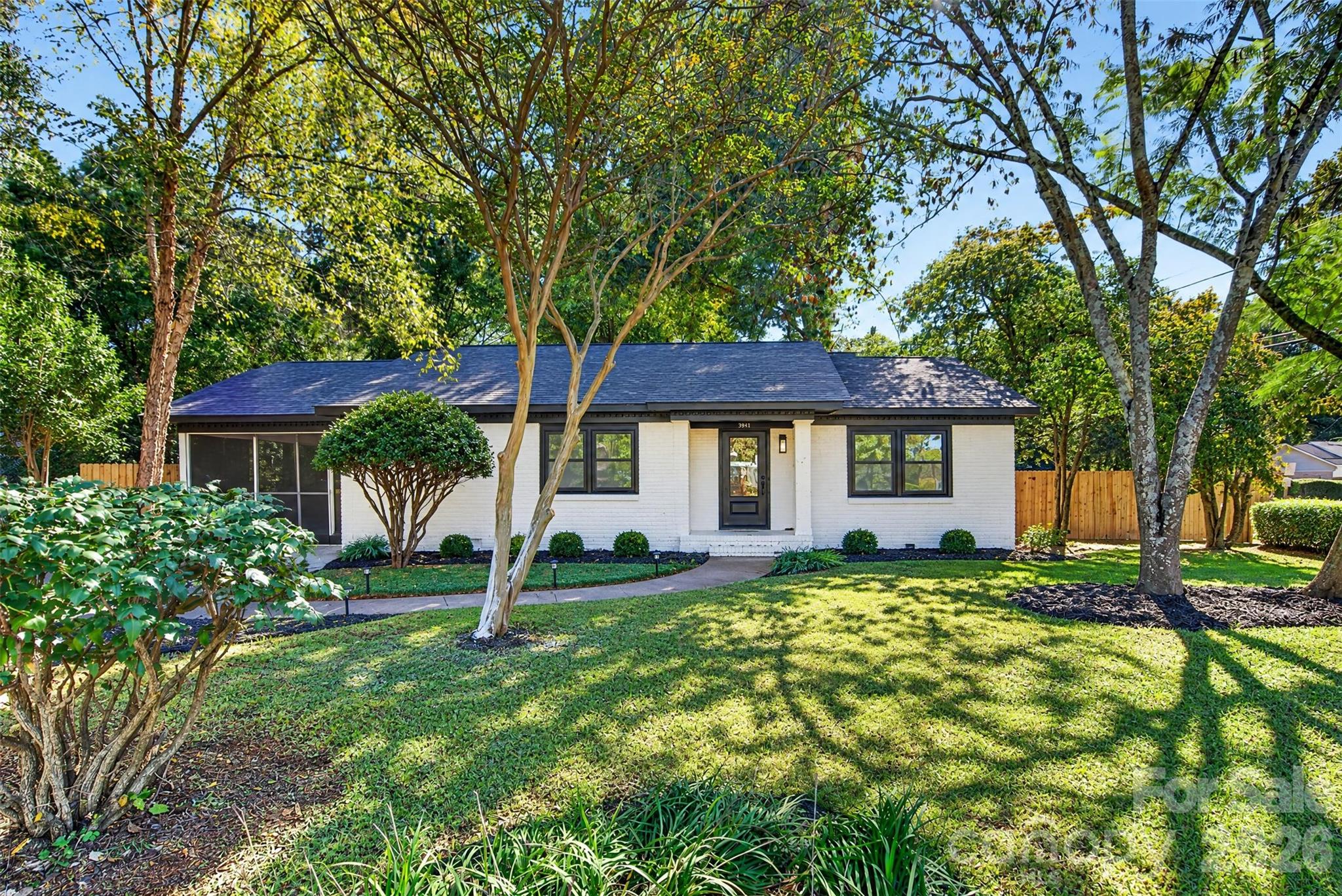 Single Family Residence at 3921 Havenwood Road, Charlotte, photo 2 of 28