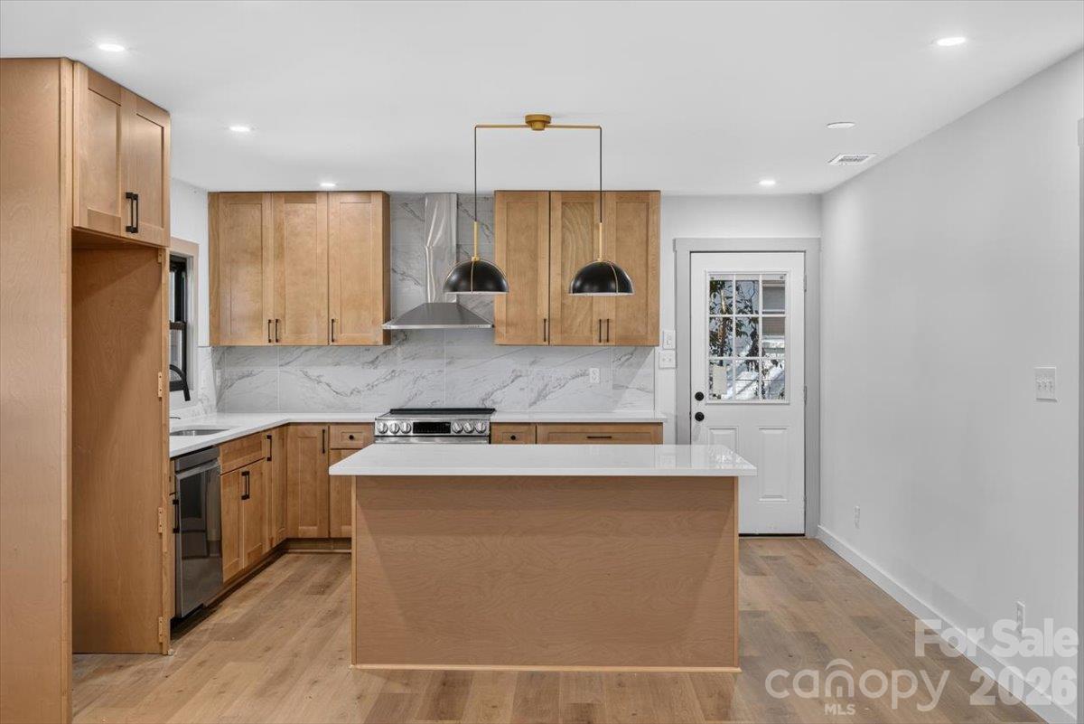 Single Family Residence at 3921 Havenwood Road, Charlotte, photo 6 of 28