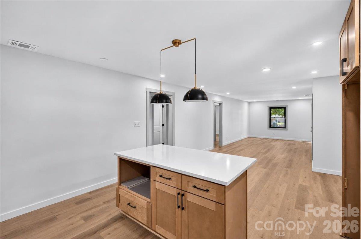 Single Family Residence at 3921 Havenwood Road, Charlotte, photo 9 of 28
