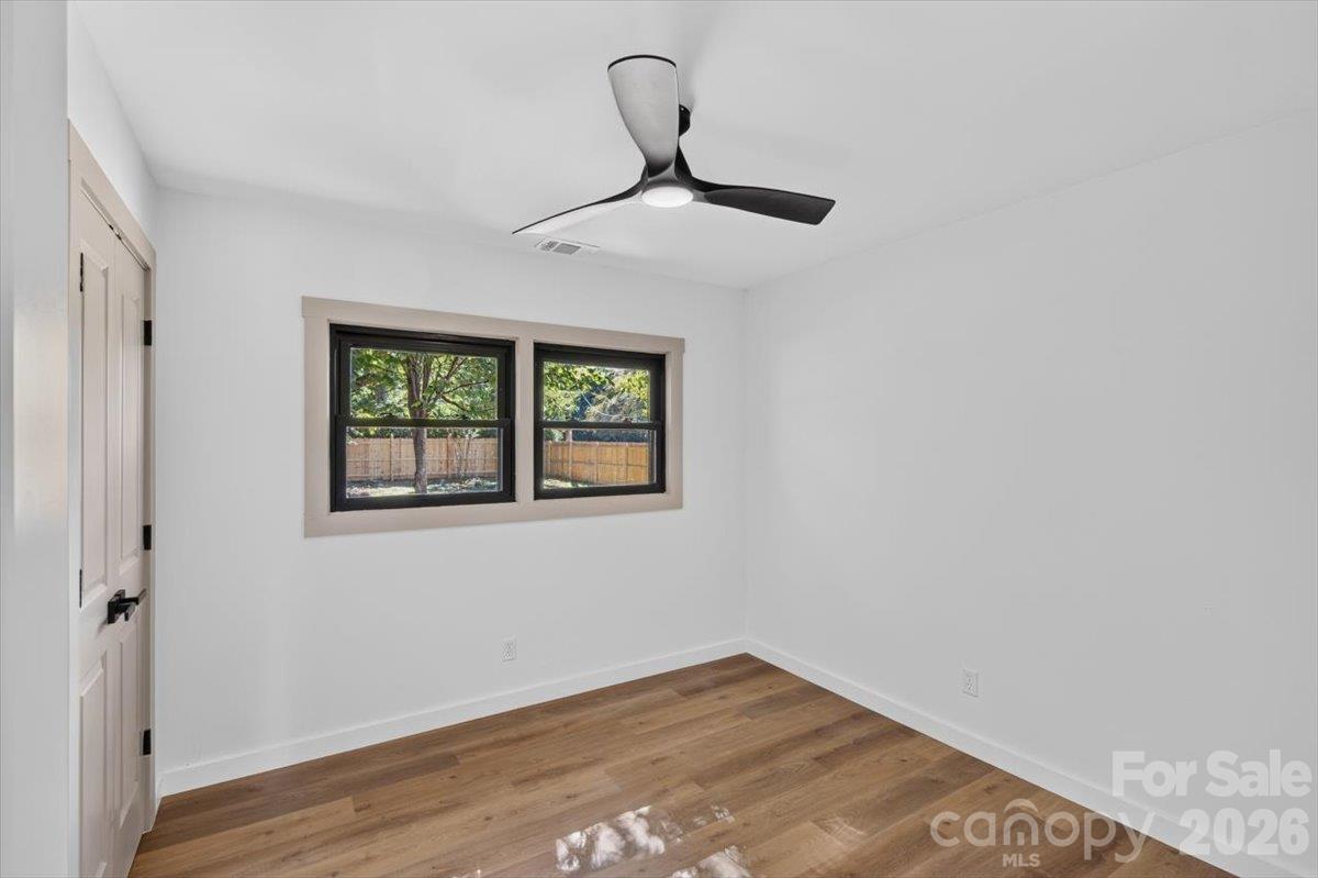 Single Family Residence at 3921 Havenwood Road, Charlotte, photo 20 of 28