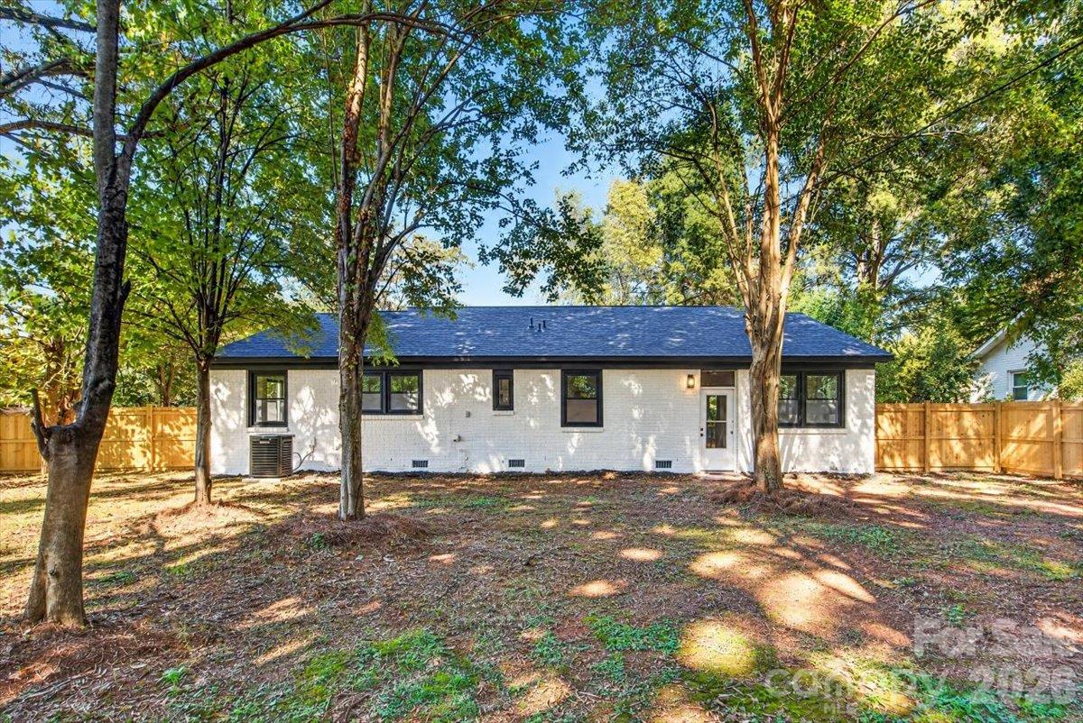 Single Family Residence at 3921 Havenwood Road, Charlotte, photo 27 of 28