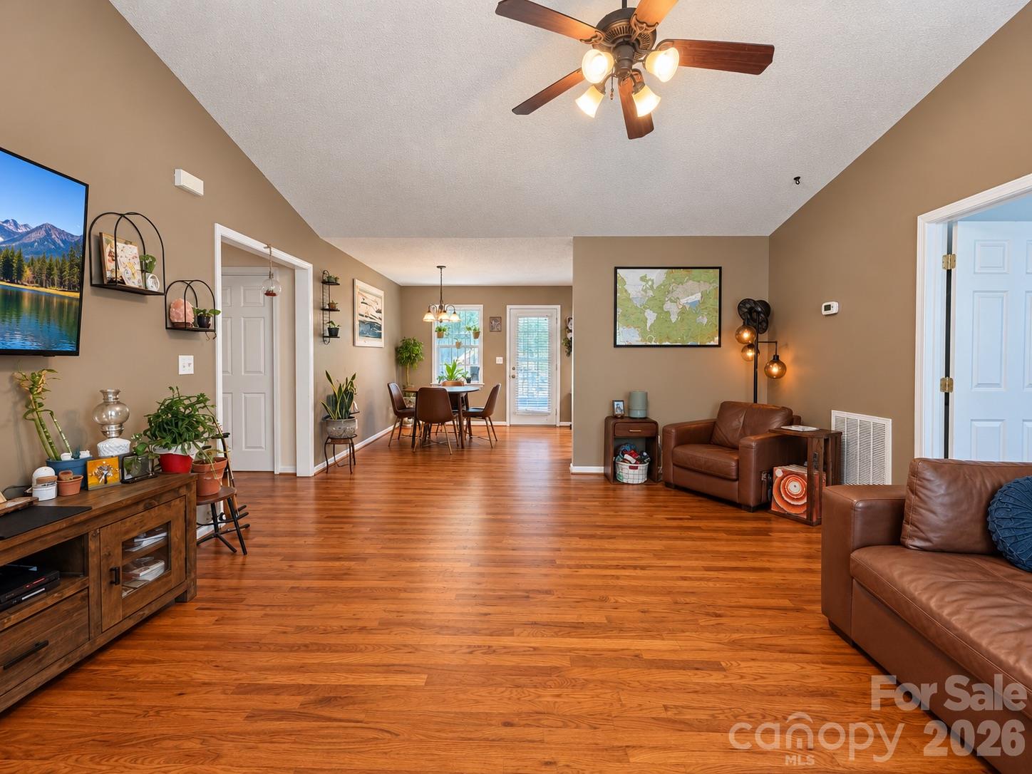 Single Family Residence at 1128 Beagle Run, Salisbury, photo 3 of 22