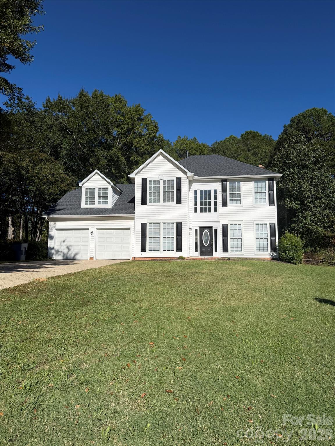 Single Family Residence at 10904 Delsing Court, Charlotte, photo 2 of 19