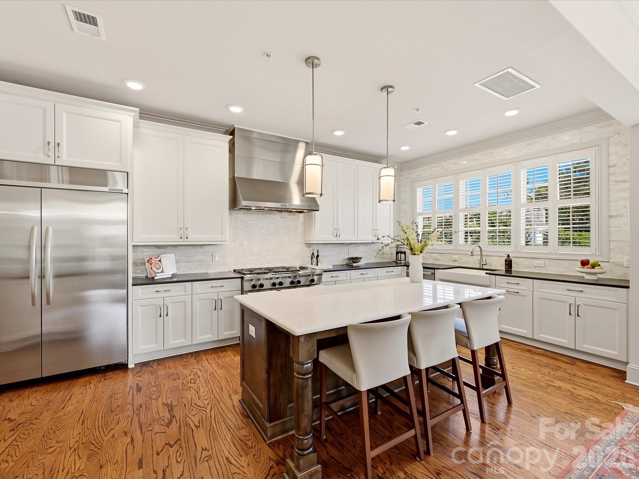Condominium at 2251 Selwyn Avenue, Charlotte, photo 16 of 48