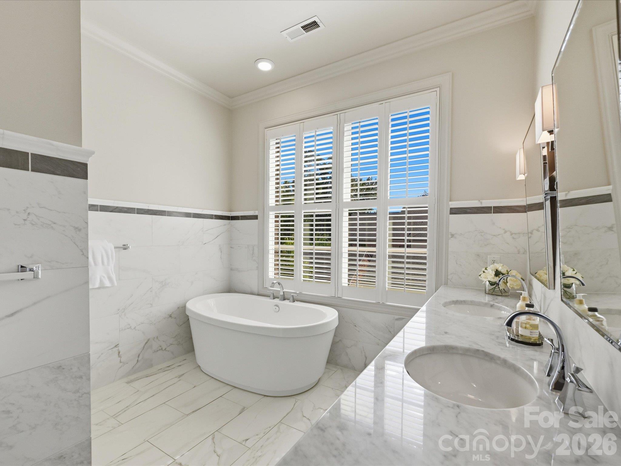 Condominium at 2251 Selwyn Avenue, Charlotte, photo 26 of 48