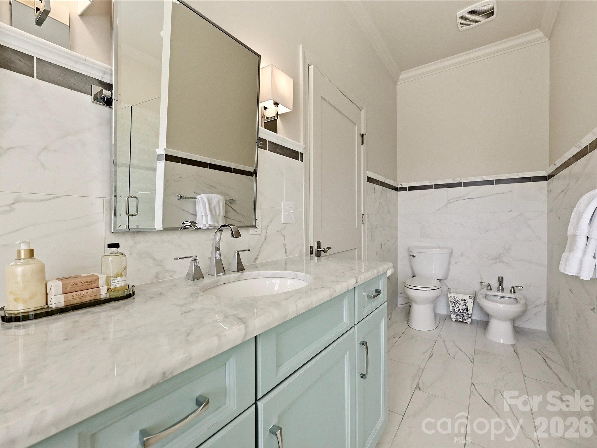 Condominium at 2251 Selwyn Avenue, Charlotte, photo 29 of 48