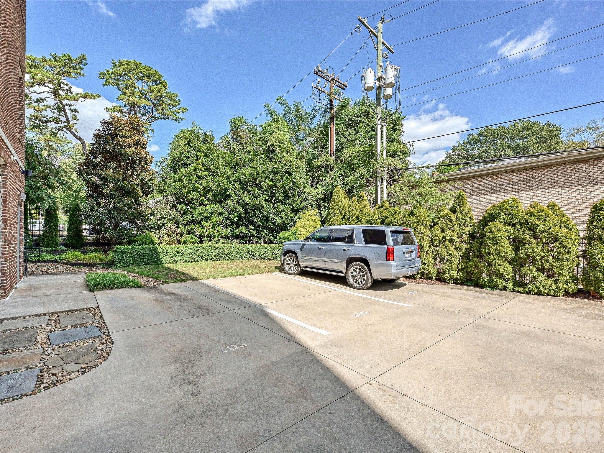 Condominium at 2251 Selwyn Avenue, Charlotte, photo 41 of 48