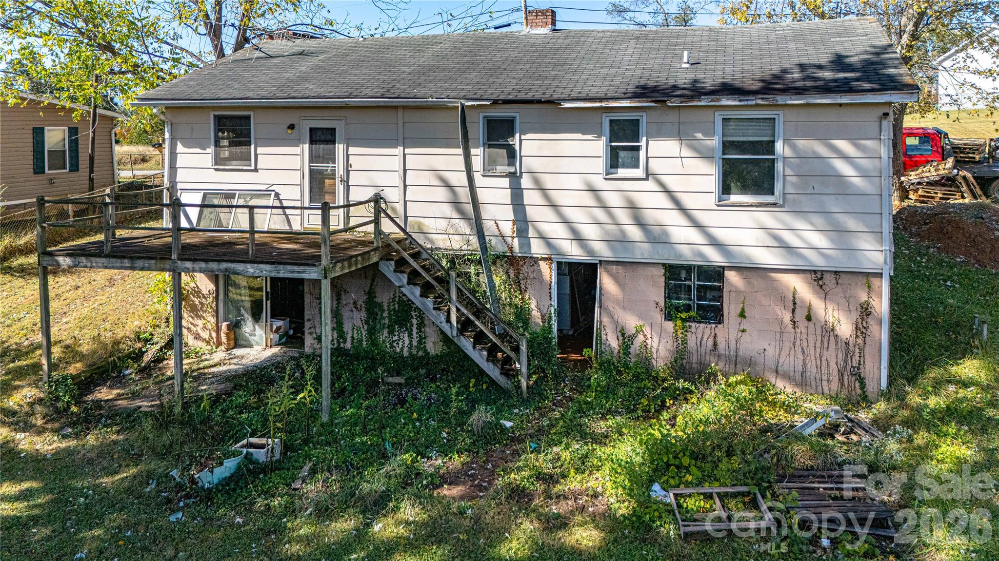 Single Family Residence at 139 Brickyard Road, Asheville, photo 2 of 10
