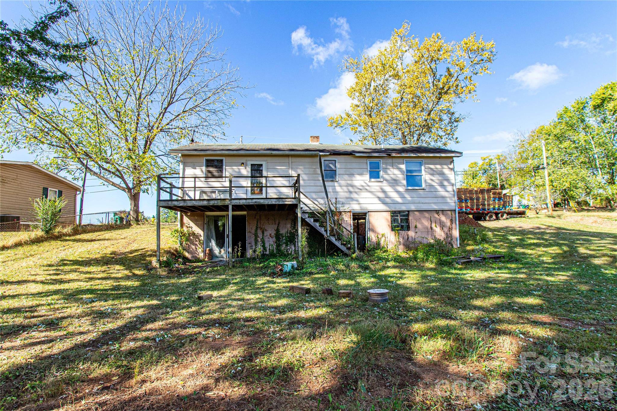 Single Family Residence at 139 Brickyard Road, Asheville, photo 3 of 10