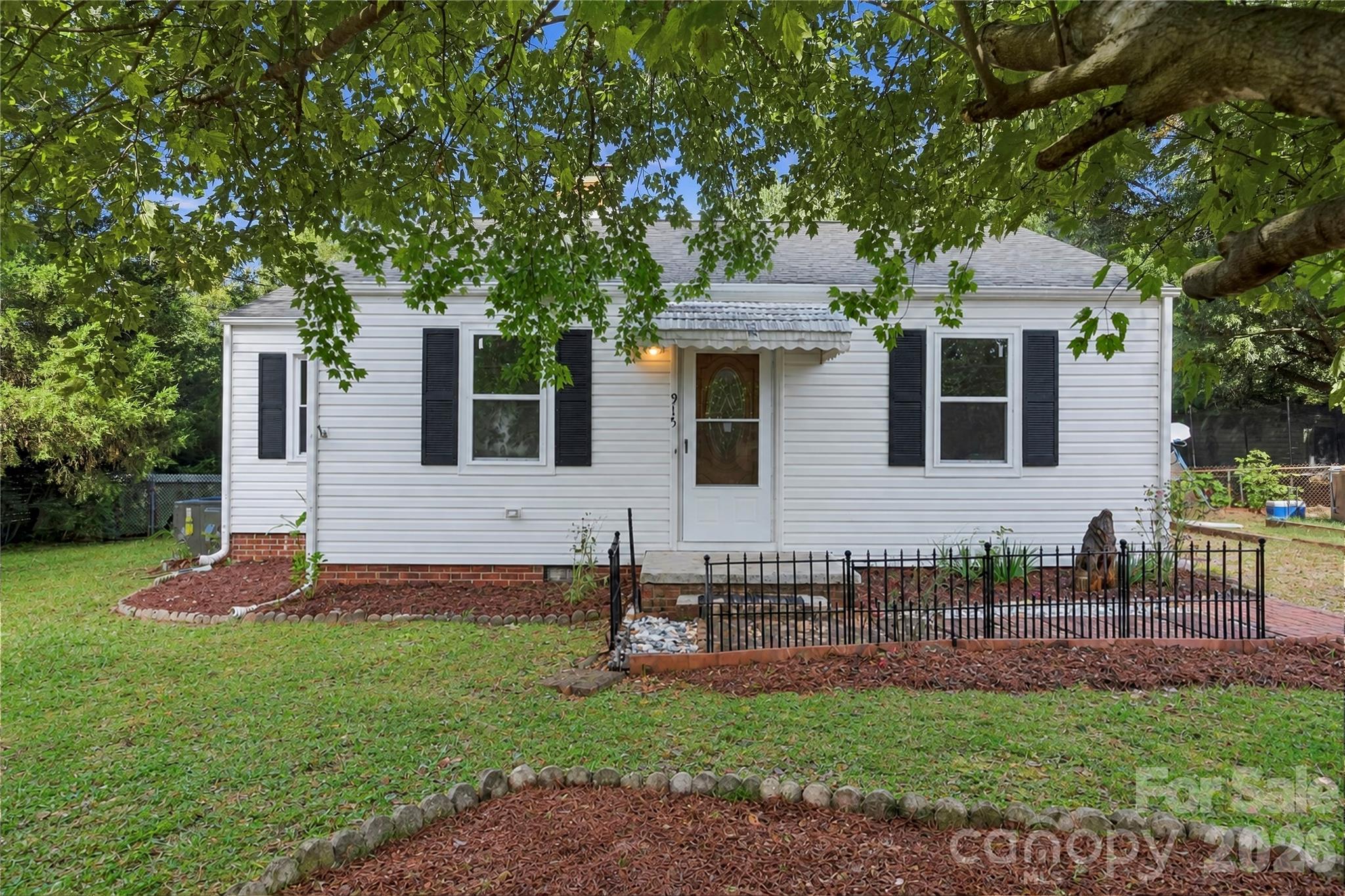 915 Skyway Drive