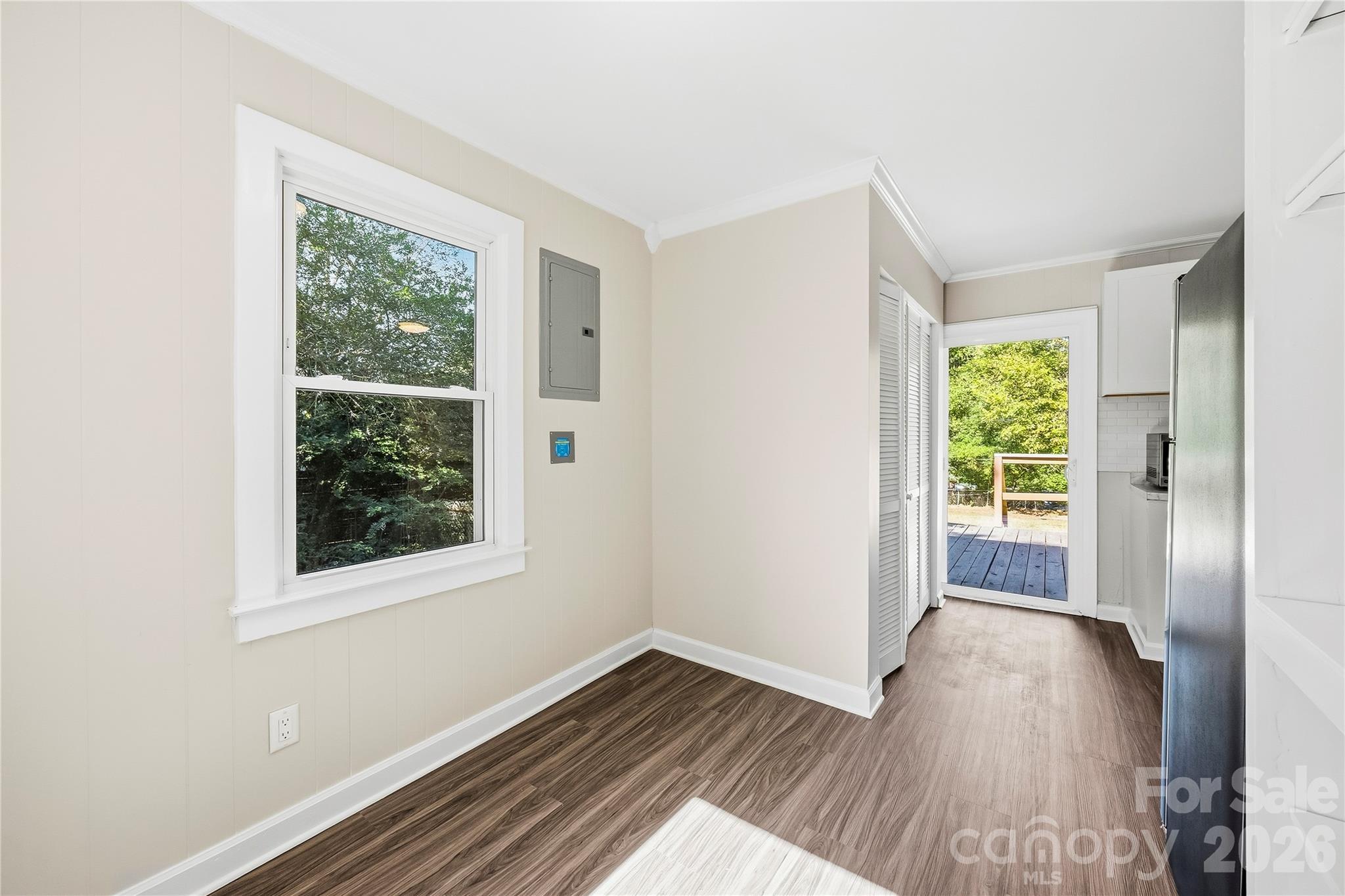 Single Family Residence at 915 Skyway Drive, Kannapolis, photo 5 of 29