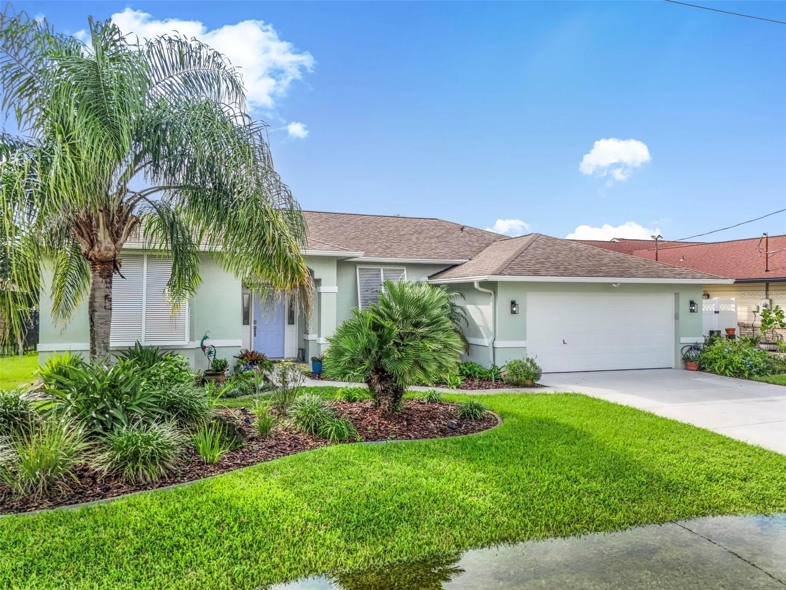 Single Family Residence at 18 CONLEY CT, PALM COAST, photo 2 of 63
